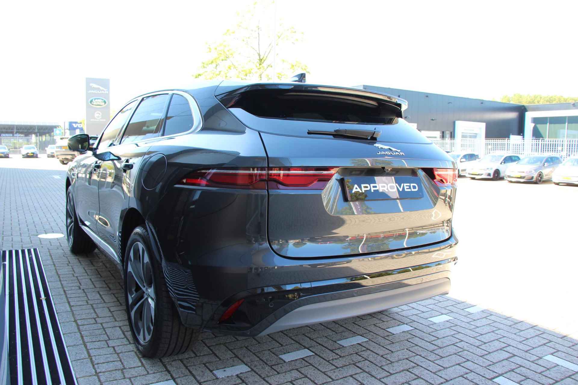 Jaguar F-PACE P400e PHEV R-Dynamic HSE - 4/33