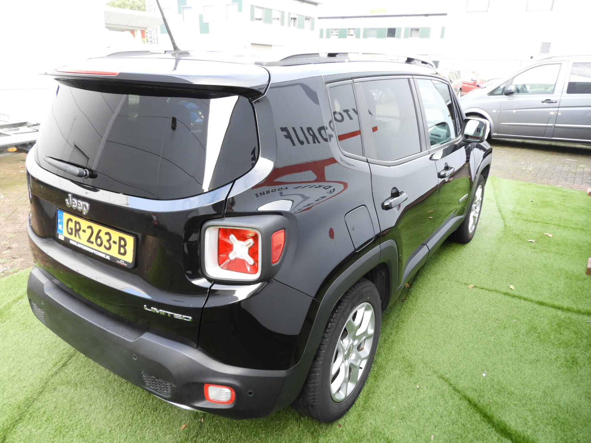 Jeep Renegade 1.4 MultiAir 140pk FWD Limited - 27/32