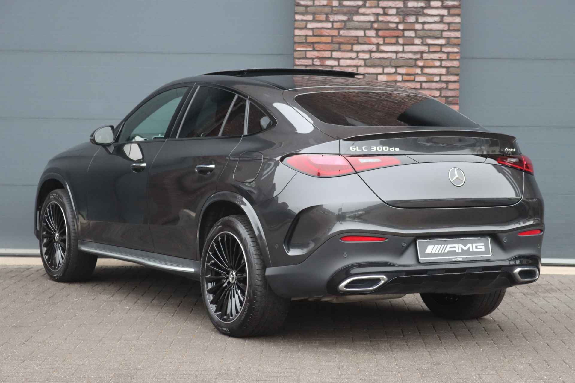 Mercedes-Benz GLC Coupé 300de 4MATIC AMG Line Aut9 | Distronic | Panoramadak | Digital Light | Memory | Leder | Surround Camera | Keyless Go | Augmented Reality | Nightpakket | - 6/41