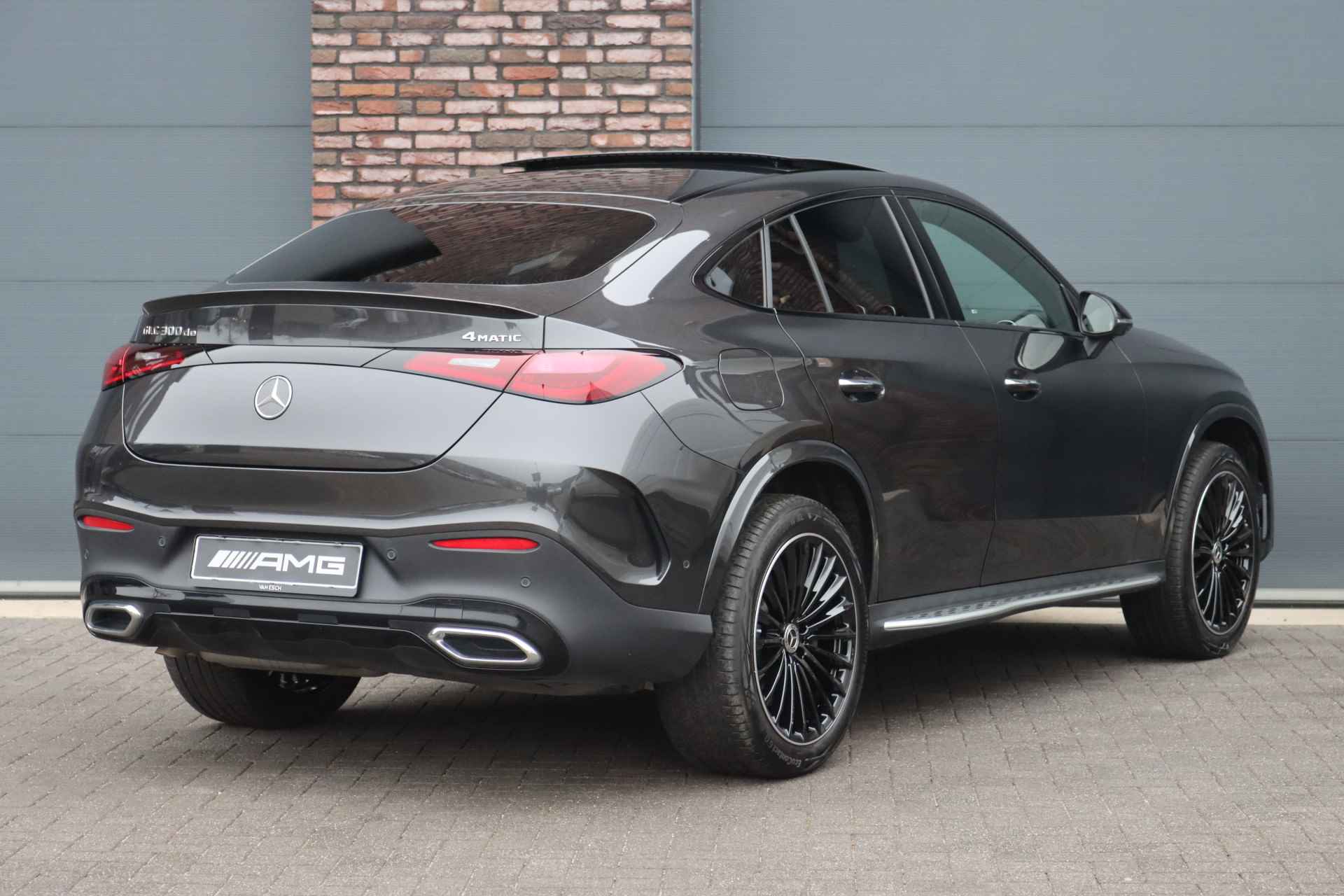 Mercedes-Benz GLC Coupé 300de 4MATIC AMG Line Aut9 | Distronic | Panoramadak | Digital Light | Memory | Leder | Surround Camera | Keyless Go | Augmented Reality | Nightpakket | - 8/41