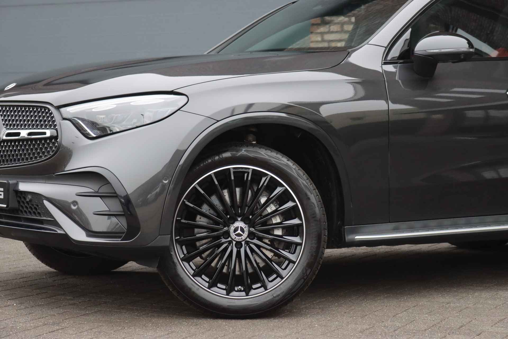 Mercedes-Benz GLC Coupé 300de 4MATIC AMG Line Aut9 | Distronic | Panoramadak | Digital Light | Memory | Leder | Surround Camera | Keyless Go | Augmented Reality | Nightpakket | - 18/41