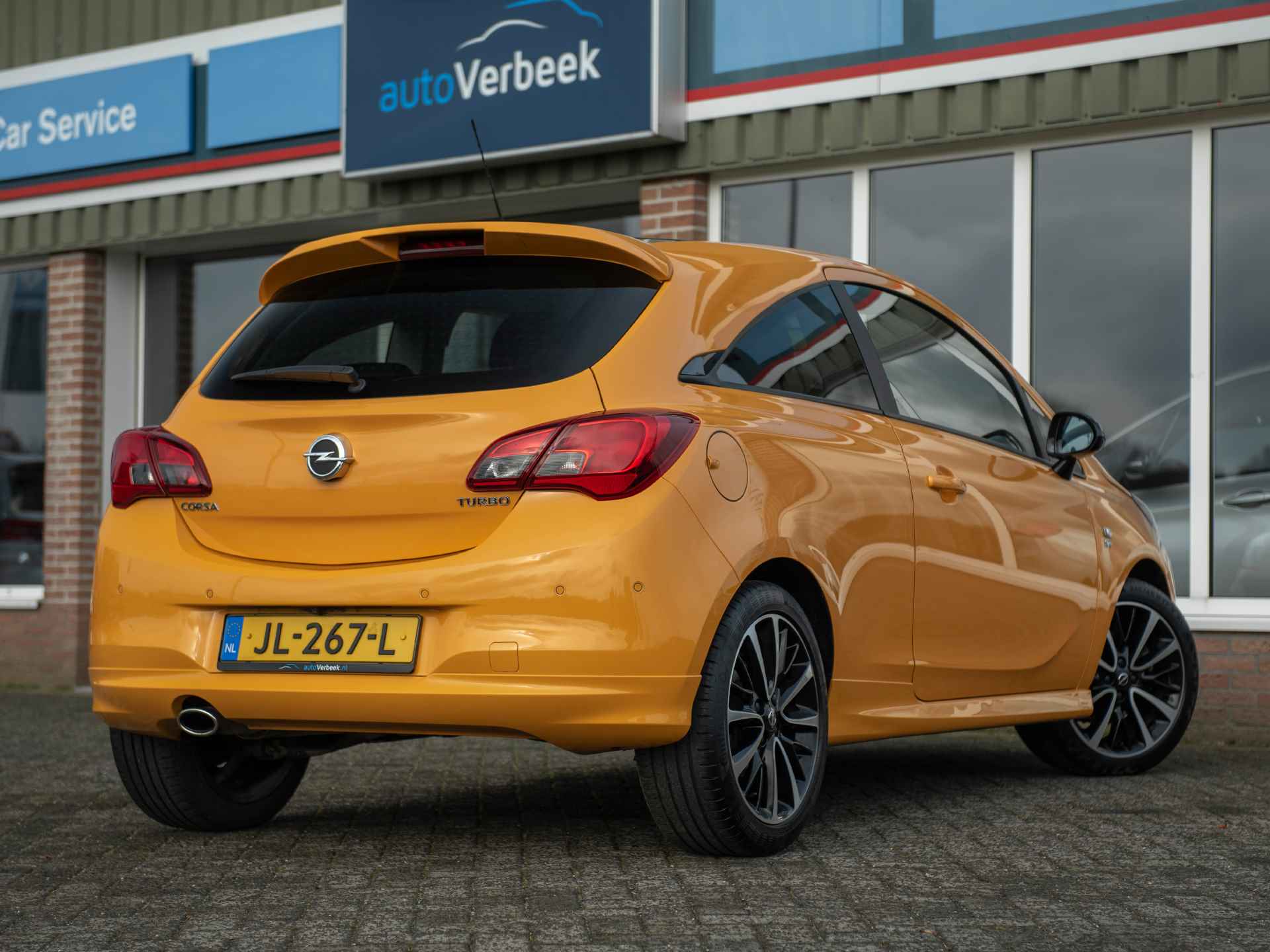 Opel Corsa 1.0 Turbo OPC Line 115pk | Black Edition | Apple Carplay & Android Auto | Bluetooth | DAB | 17" Lichtemetaal | Park Assist + Camera achter | Dodehoek sens. | Sportonderstel | Sportstoelen - 3/49