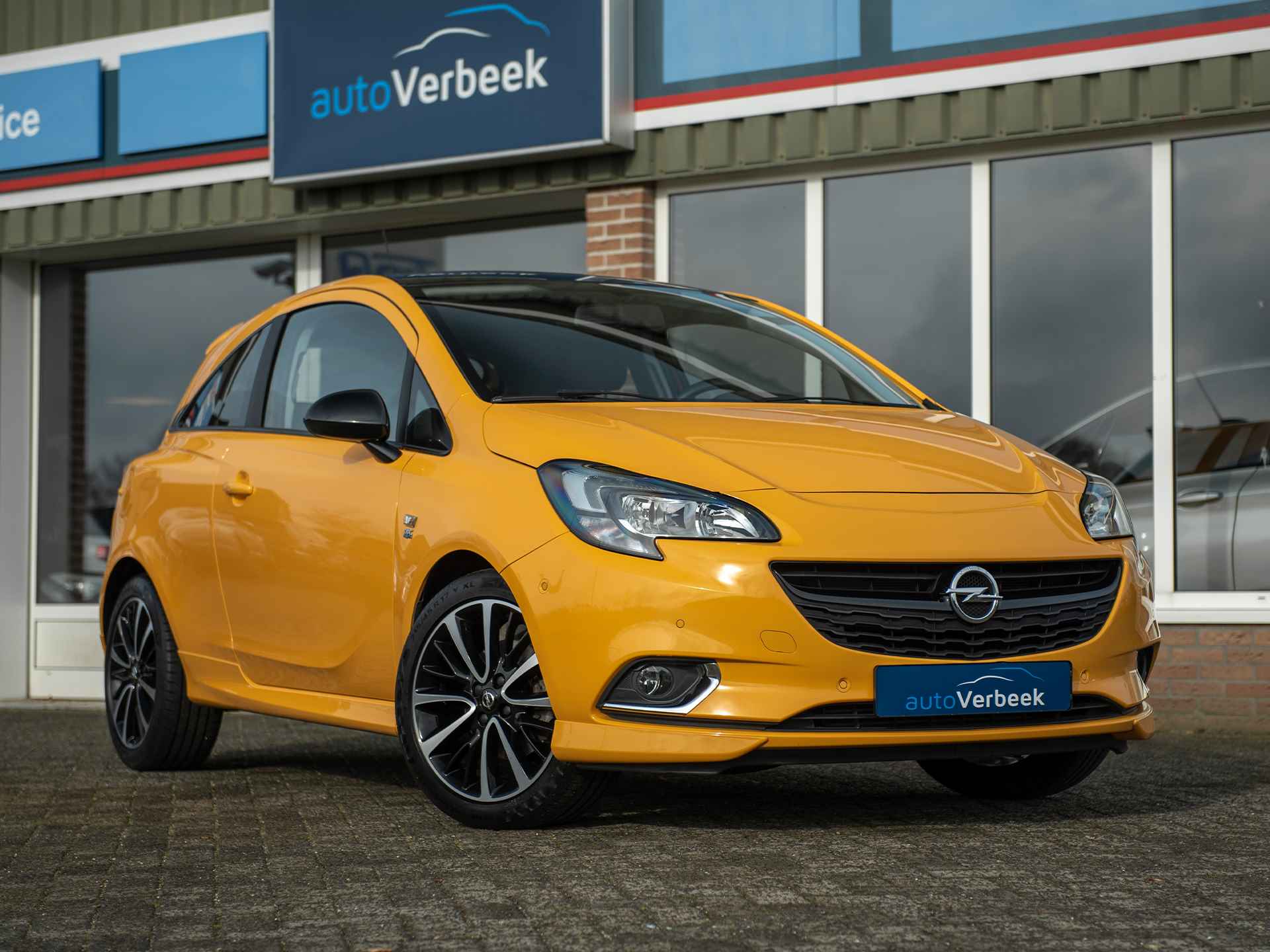 Opel Corsa 1.0 Turbo OPC Line 115pk | Black Edition | Apple Carplay & Android Auto | Bluetooth | DAB | 17" Lichtemetaal | Park Assist + Camera achter | Dodehoek sens. | Sportonderstel | Sportstoelen - 7/49