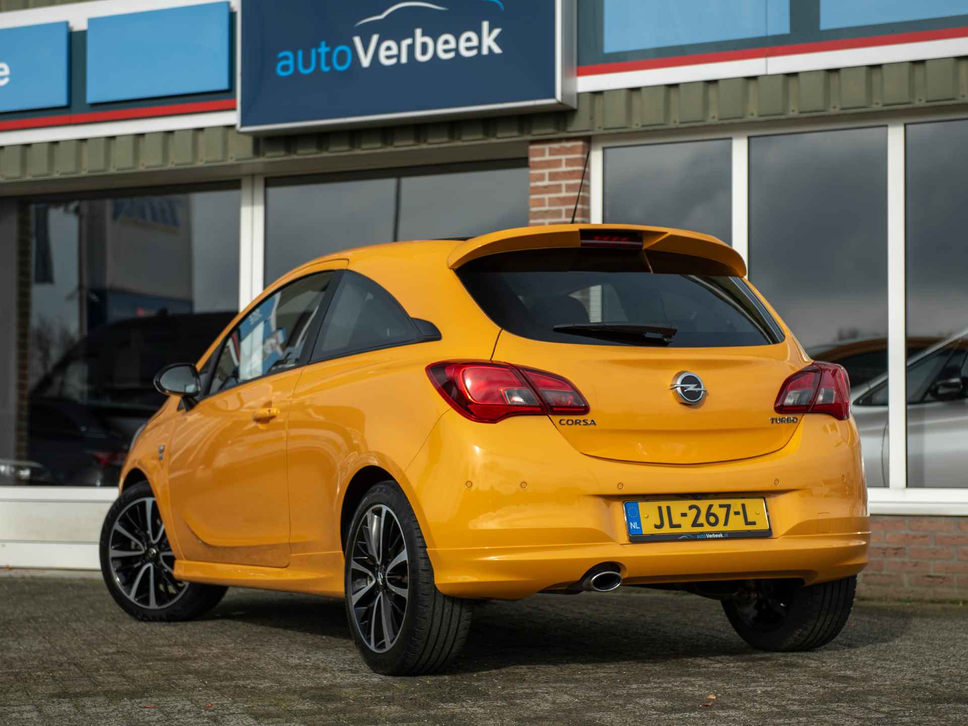 Opel Corsa 1.0 Turbo OPC Line 115pk | Black Edition | Apple Carplay & Android Auto | Bluetooth | DAB | 17" Lichtemetaal | Park Assist + Camera achter | Dodehoek sens. | Sportonderstel | Sportstoelen - 8/49