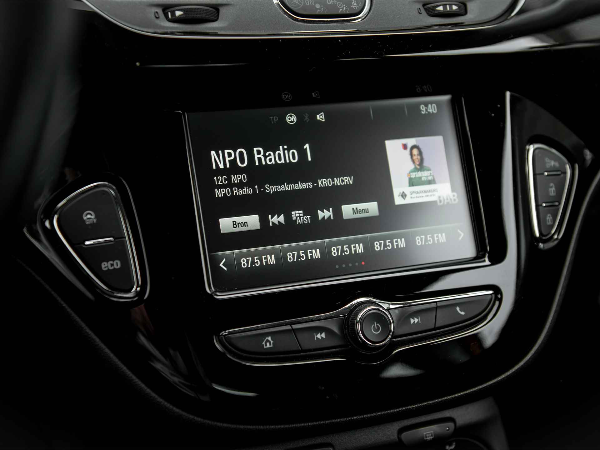 Opel Corsa 1.0 Turbo OPC Line 115pk | Black Edition | Apple Carplay & Android Auto | Bluetooth | DAB | 17" Lichtemetaal | Park Assist + Camera achter | Dodehoek sens. | Sportonderstel | Sportstoelen - 14/49
