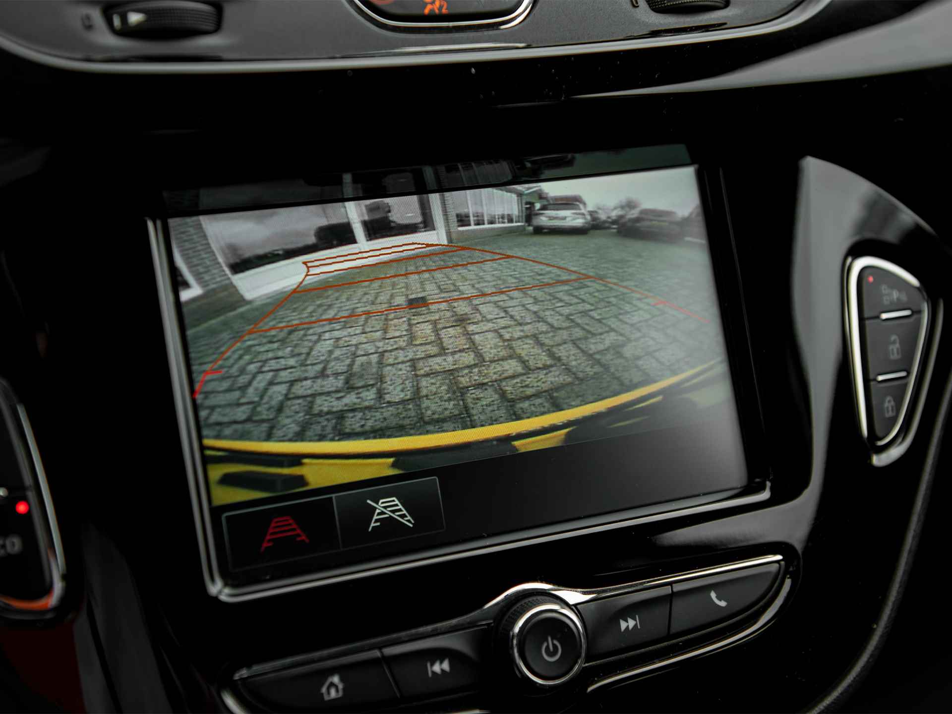 Opel Corsa 1.0 Turbo OPC Line 115pk | Black Edition | Apple Carplay & Android Auto | Bluetooth | DAB | 17" Lichtemetaal | Park Assist + Camera achter | Dodehoek sens. | Sportonderstel | Sportstoelen - 16/49
