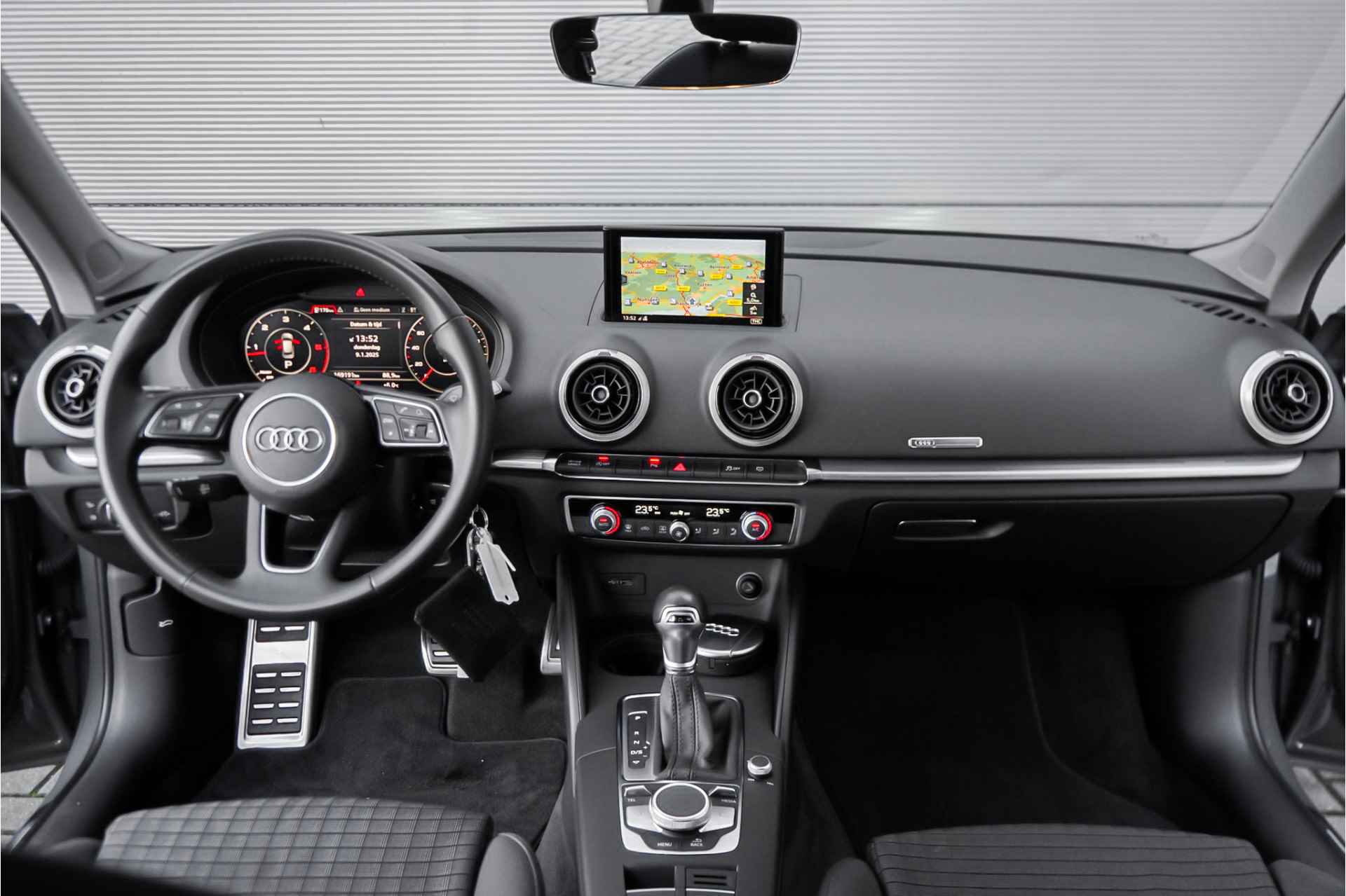 Audi A3 Sportback 30 TDI Sport Pano Navi Camera - 3/44