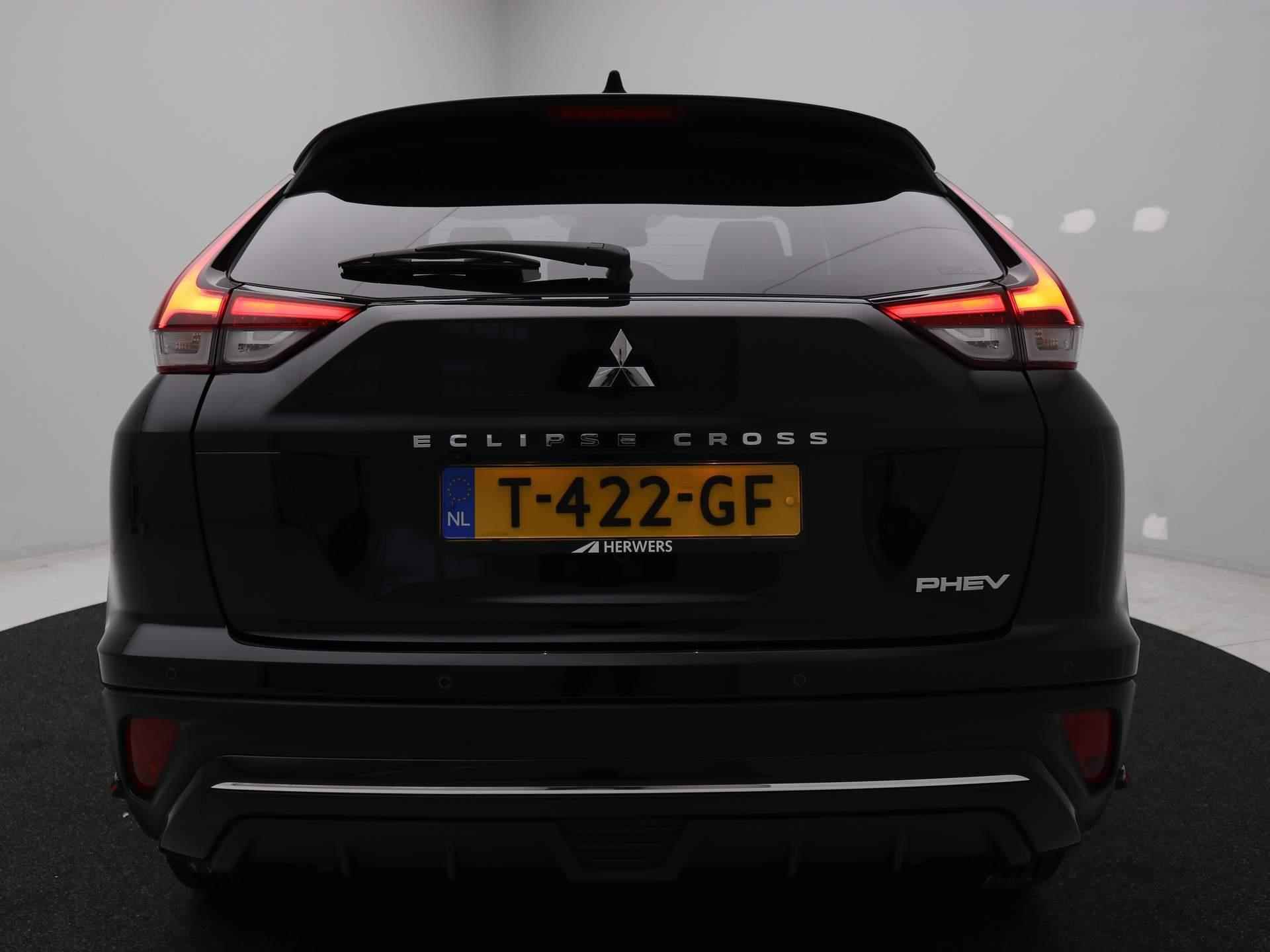 Mitsubishi Eclipse Cross 2.4 PHEV Black Edition / Origineel Nederlandse Auto / 1500kg Trekgewicht / 8 Jaar Fabrieksgarantie / - 22/74