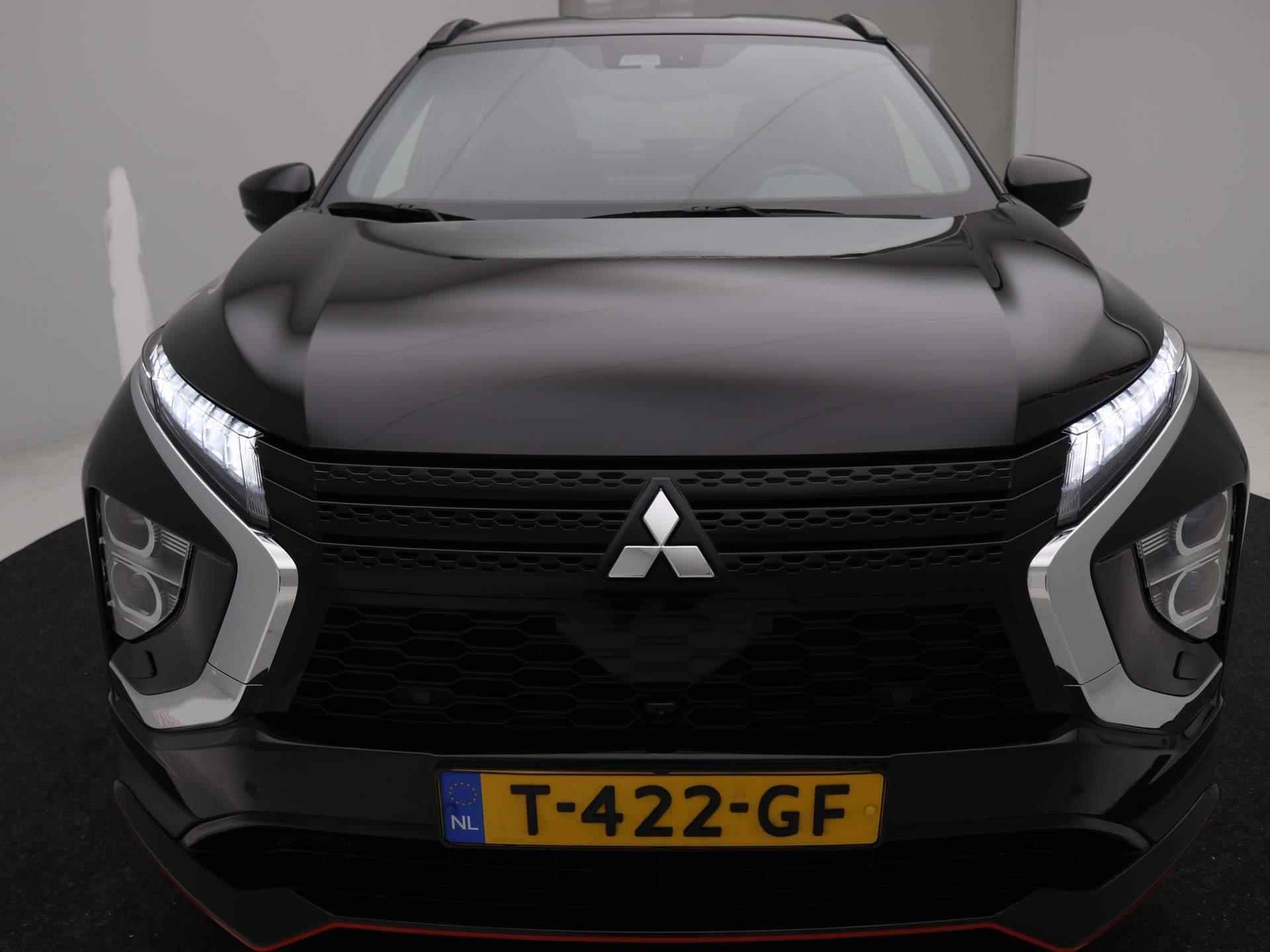 Mitsubishi Eclipse Cross 2.4 PHEV Black Edition / Origineel Nederlandse Auto / 1500kg Trekgewicht / 8 Jaar Fabrieksgarantie / - 68/74