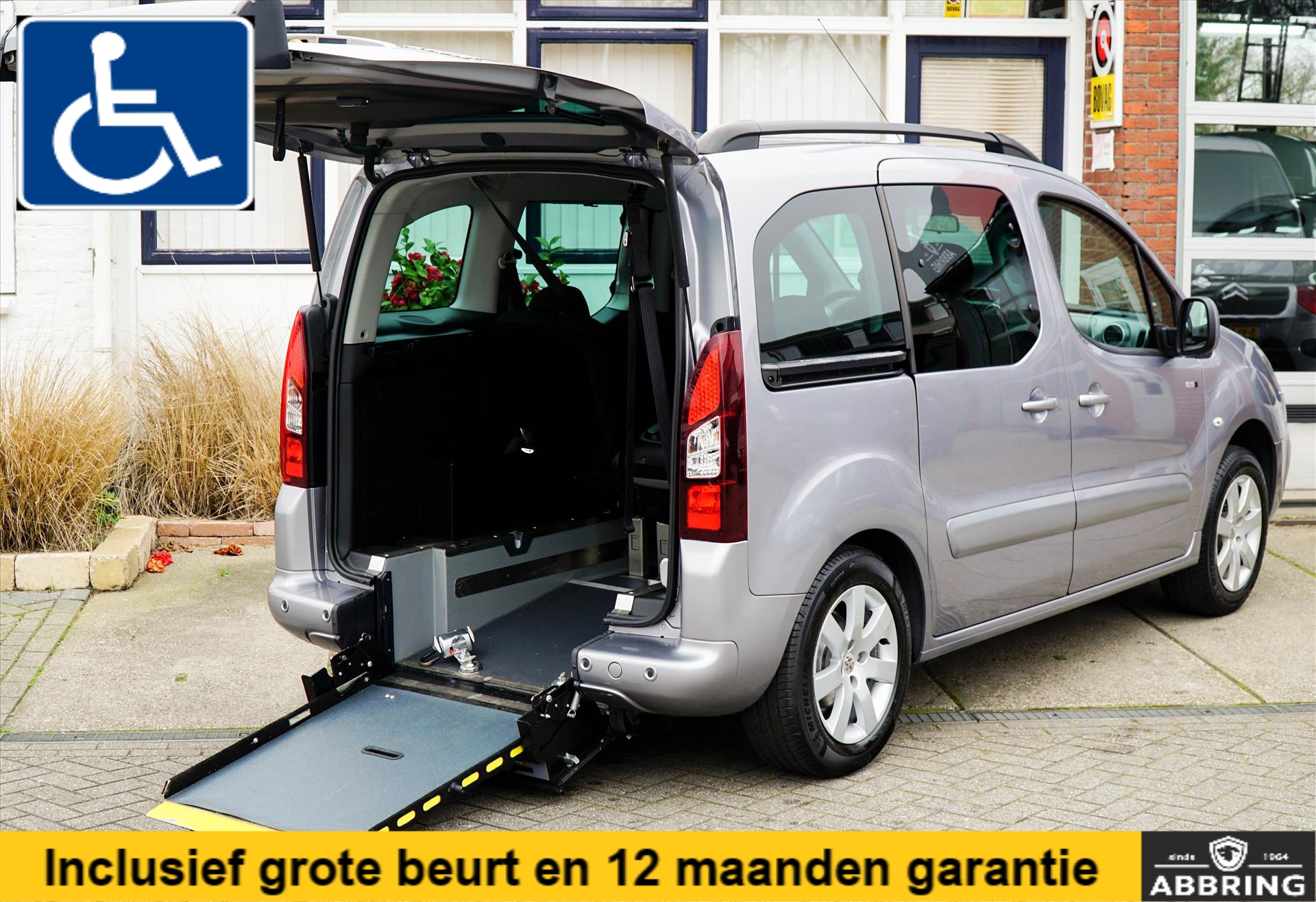 Peugeot Partner met Rolstoel aanpassing en oprit