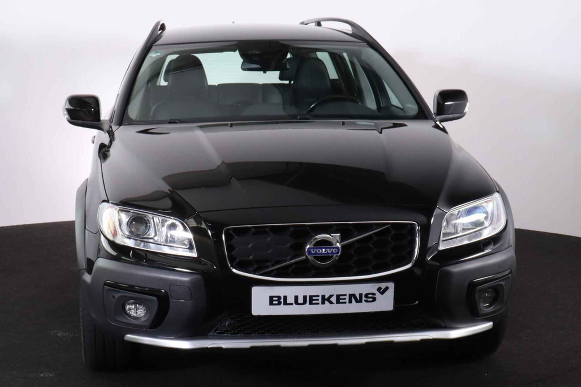 Volvo XC70 D4 FWD PolarPlus - AUTOMAAT - Adaptieve cruise control - Parkeercamera achter - Verwarmde voorstoelen & achterbank - Parkeersensoren voor & achter - Elektr. bedienb. bestuurdersstoel met geheugen - Volvo On Call - Lederen bekleding - 18' LMV - 2/22