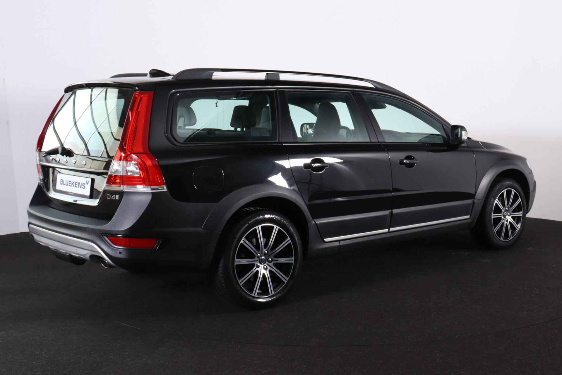 Volvo XC70 D4 FWD PolarPlus - AUTOMAAT - Adaptieve cruise control - Parkeercamera achter - Verwarmde voorstoelen & achterbank - Parkeersensoren voor & achter - Elektr. bedienb. bestuurdersstoel met geheugen - Volvo On Call - Lederen bekleding - 18' LMV - 5/22