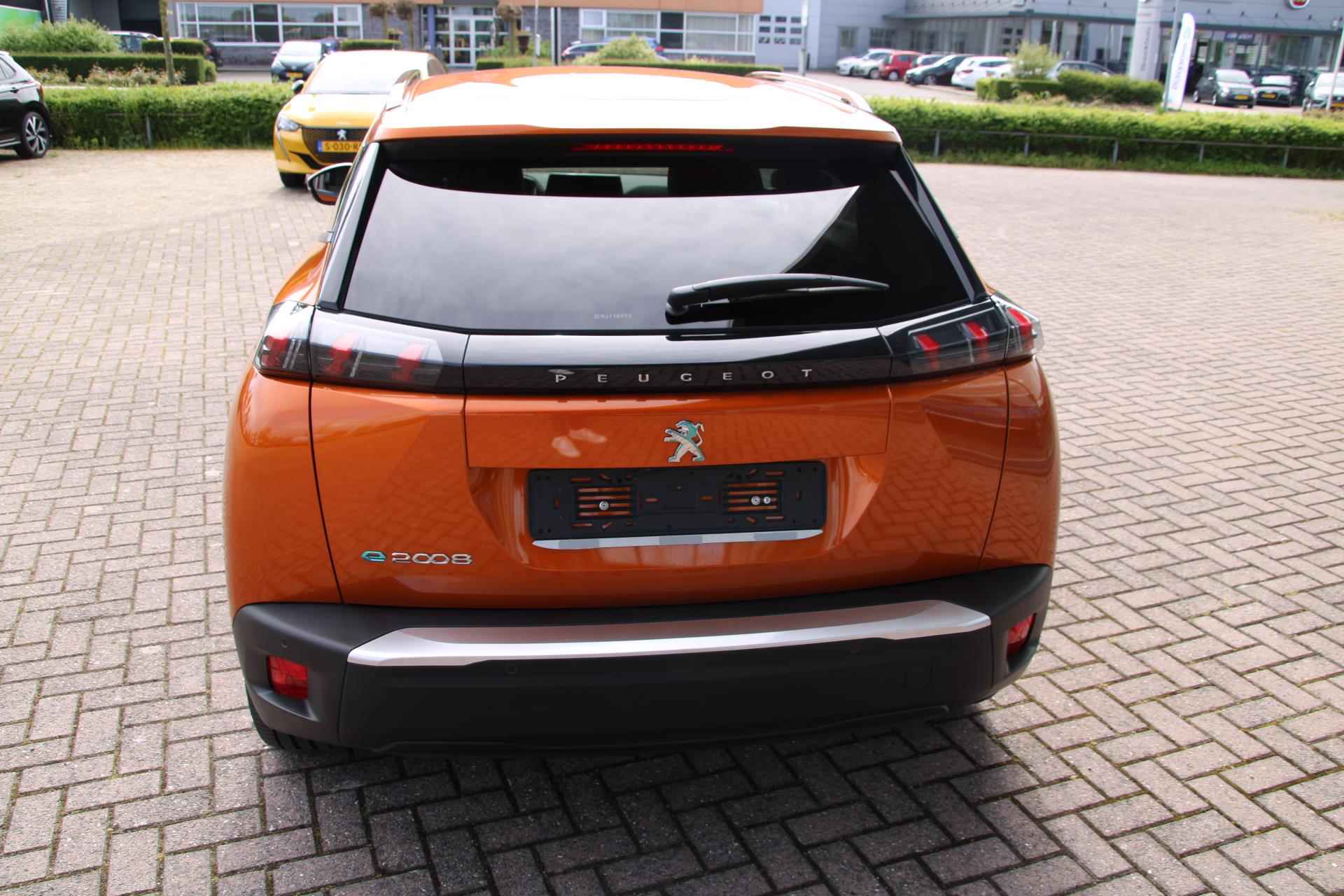 Peugeot e-2008 EV Allure Pack 50 kWh €23.900 inclusief subsidie - 6/18