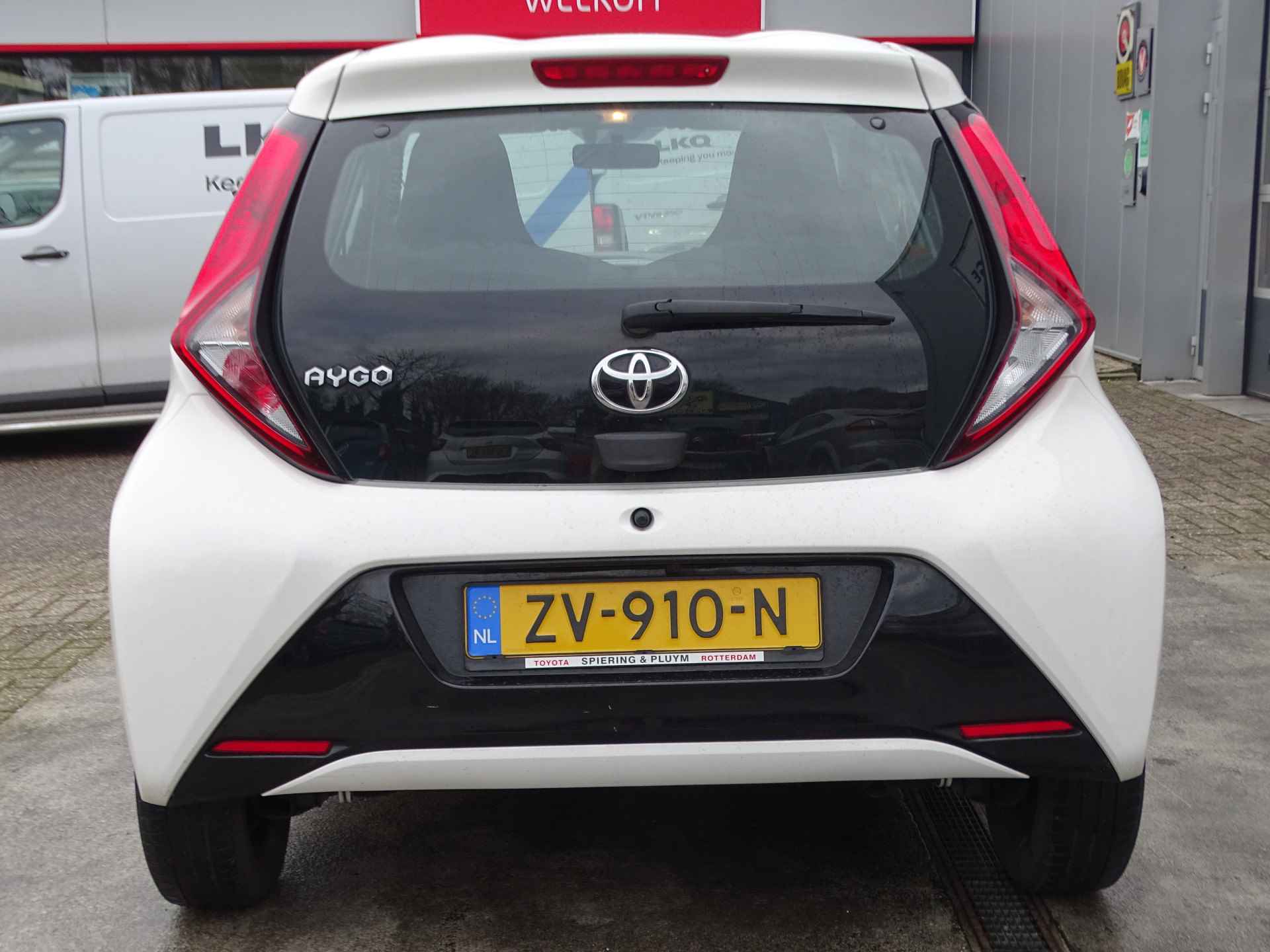 Toyota Aygo 1.0 VVT-i X-Play Limited, Airco, Camera, NAVI, 5 DRS, NL/NAP! - 16/34