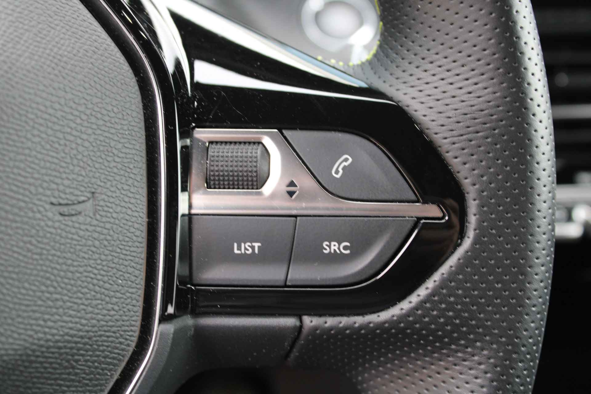 Peugeot 208 5drs 1.2 PureTech 100pk GT-Line | Navigatie | Camera | Full LED | Spoiler | 23.500km | Apple Carplay | - 29/34