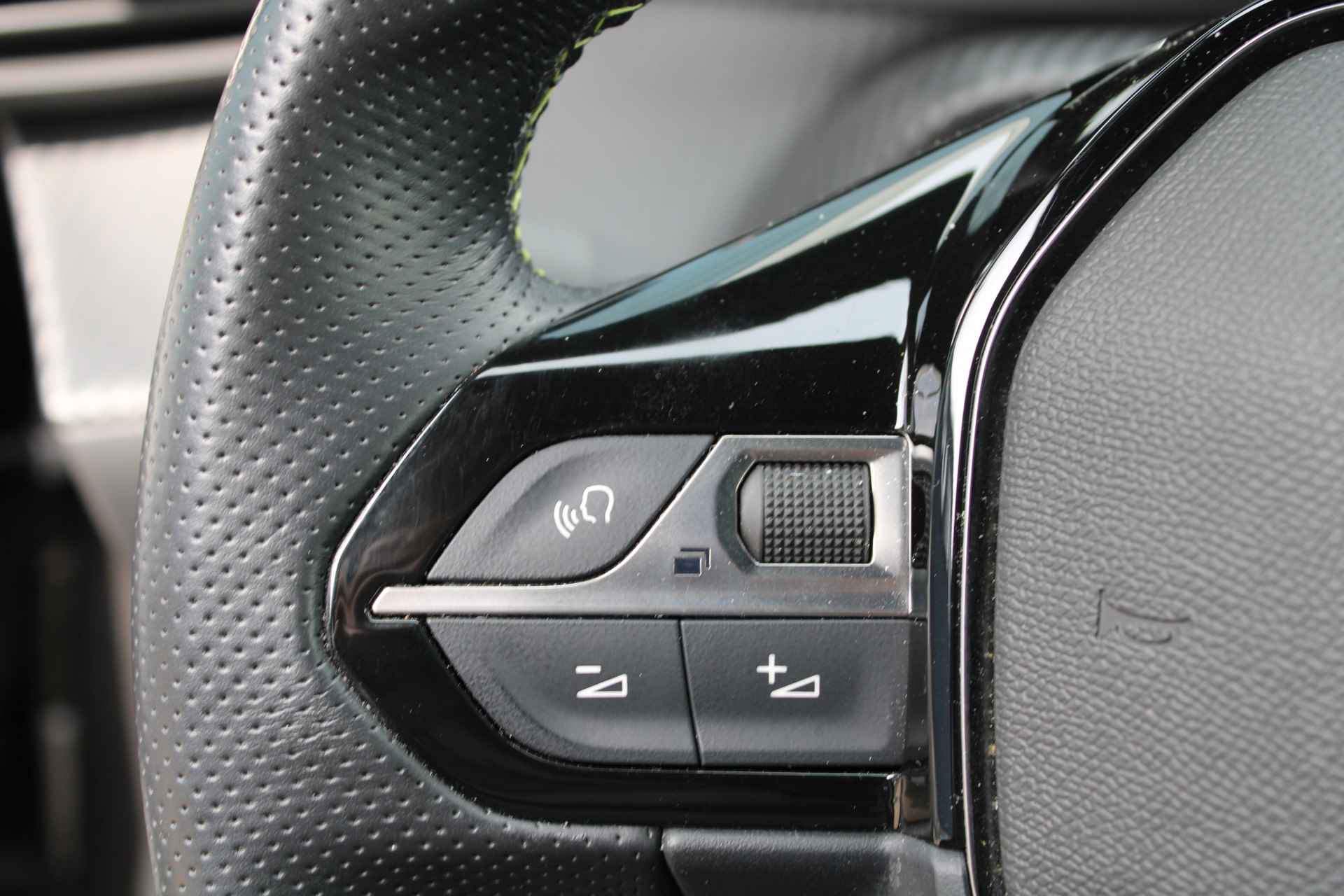 Peugeot 208 5drs 1.2 PureTech 100pk GT-Line | Navigatie | Camera | Full LED | Spoiler | 23.500km | Apple Carplay | - 30/34