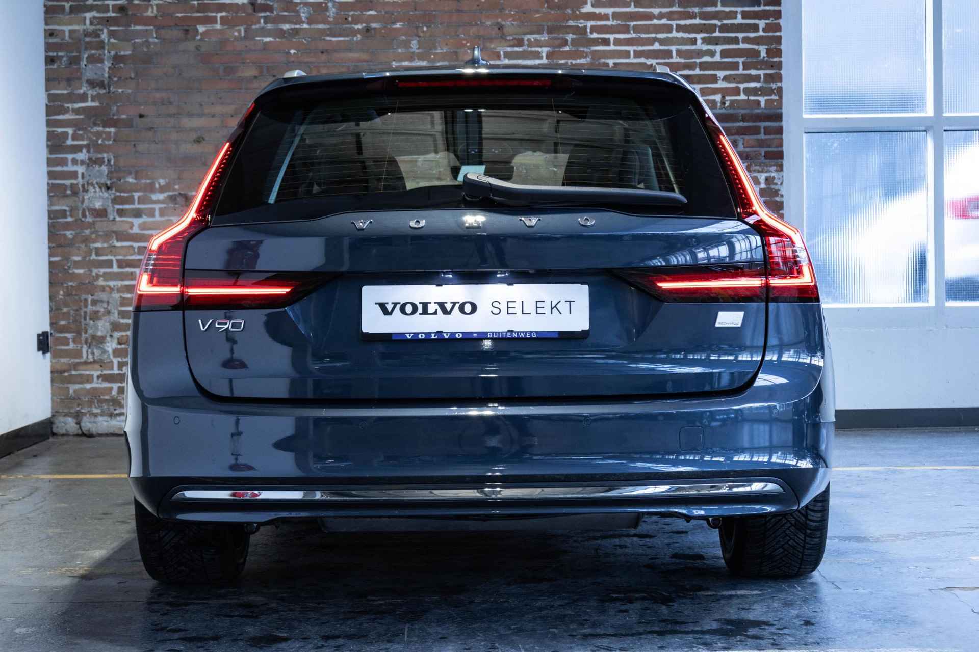 Volvo V90 T6 Automaat Recharge AWD Ultra Bright | Long Range | Panoramadak | Interieur Voorverwarming | Adaptive Cruise Control | Blind Spot | Head-up Display| 360º camera | Alarmklasse 3 | Google infotainment | Harman Kardon premium audio | Stoelverwarming - 11/48