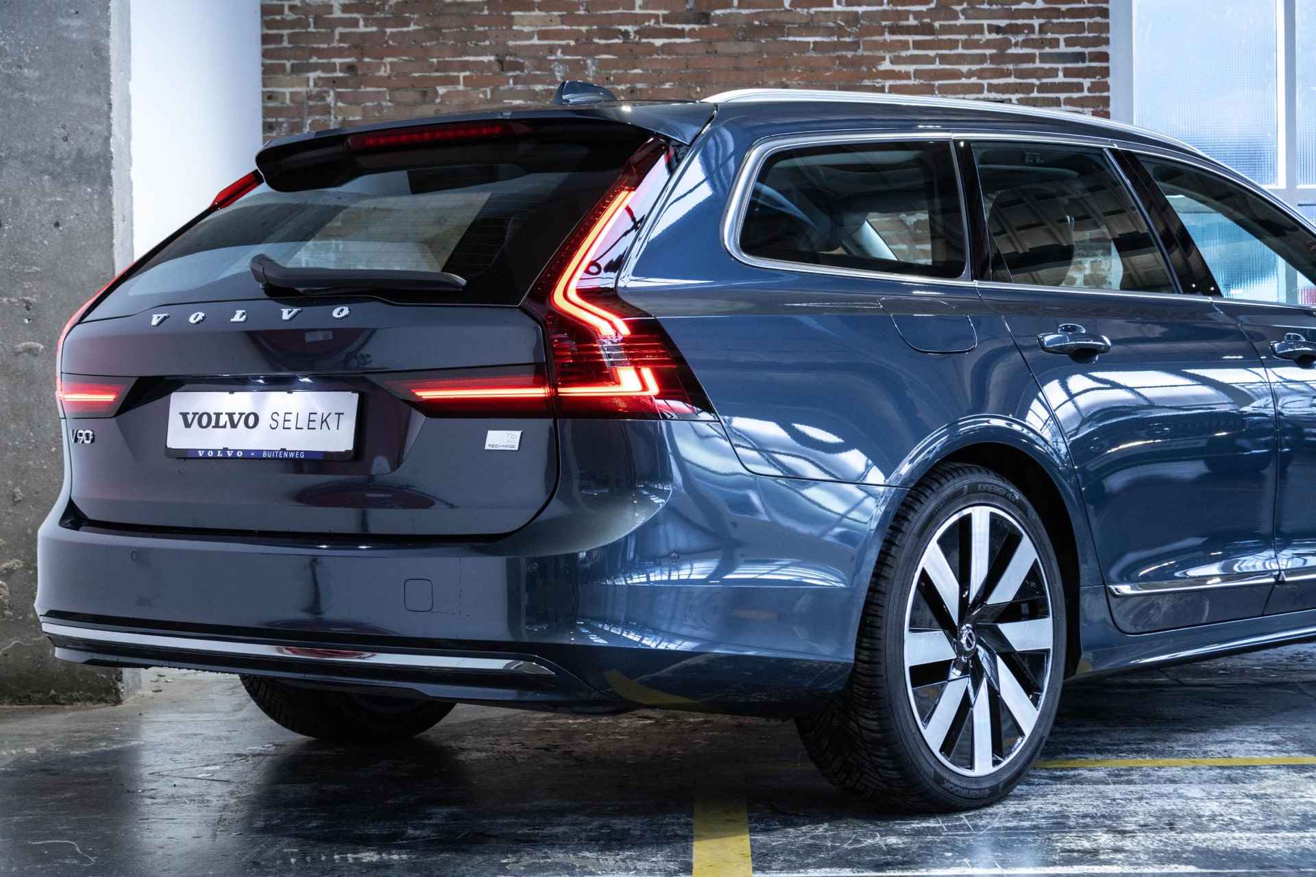 Volvo V90 T6 Automaat Recharge AWD Ultra Bright | Long Range | Panoramadak | Interieur Voorverwarming | Adaptive Cruise Control | Blind Spot | Head-up Display| 360º camera | Alarmklasse 3 | Google infotainment | Harman Kardon premium audio | Stoelverwarming - 12/48