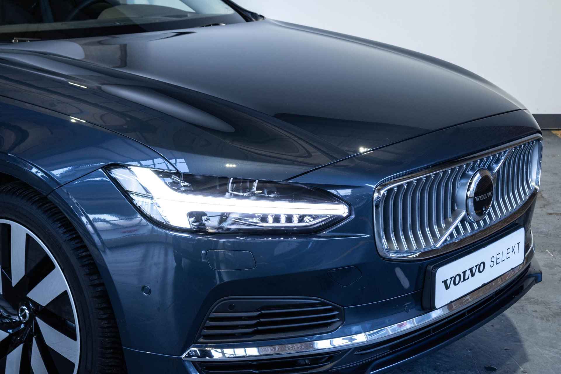 Volvo V90 T6 Automaat Recharge AWD Ultra Bright | Long Range | Panoramadak | Interieur Voorverwarming | Adaptive Cruise Control | Blind Spot | Head-up Display| 360º camera | Alarmklasse 3 | Google infotainment | Harman Kardon premium audio | Stoelverwarming - 14/48