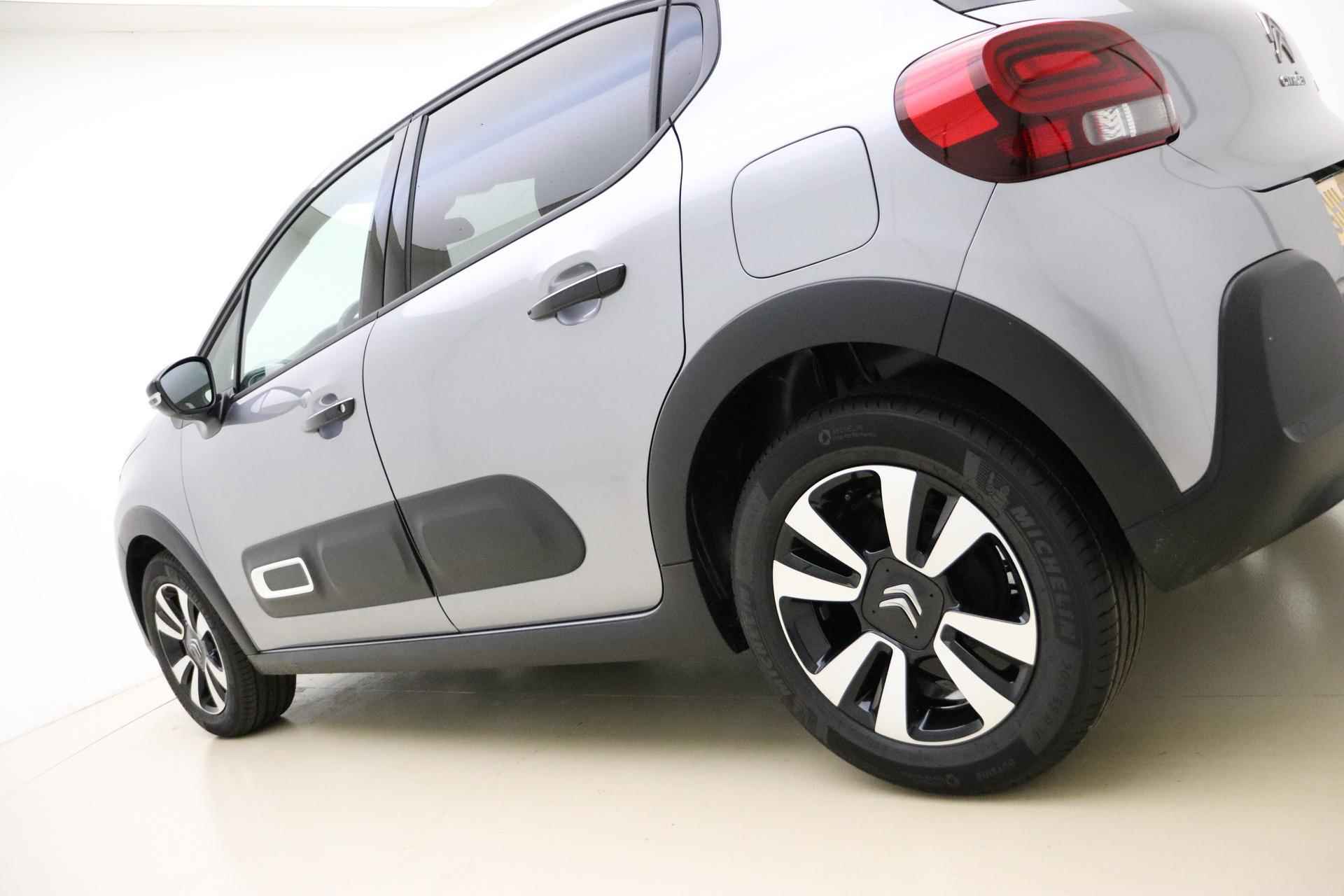 Citroen C3 1.2 PureTech Max 83 PK | Handgeschakeld | NIEUW uit voorraad | € 5.350 ,- korting !  | Stoelverwarming | Camera | Navigatie | Cruise Control | Start/stop | Parkeersensor - 17/32