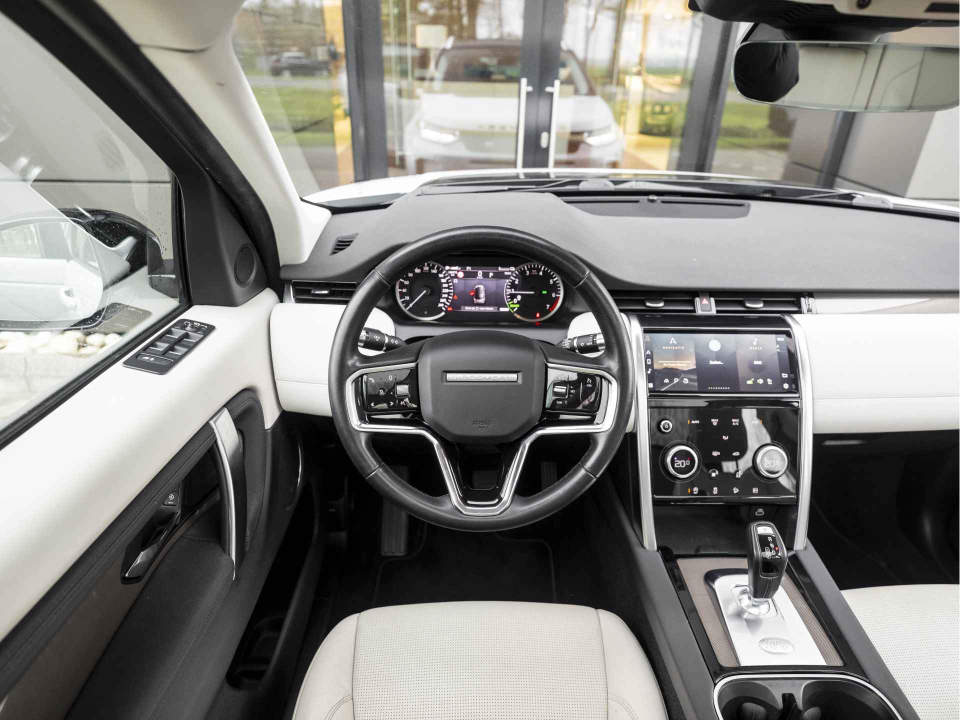 Land Rover Discovery Sport P300e S Blind Spot Assist | Trekhaak | Interactive Driver Display - 43/57