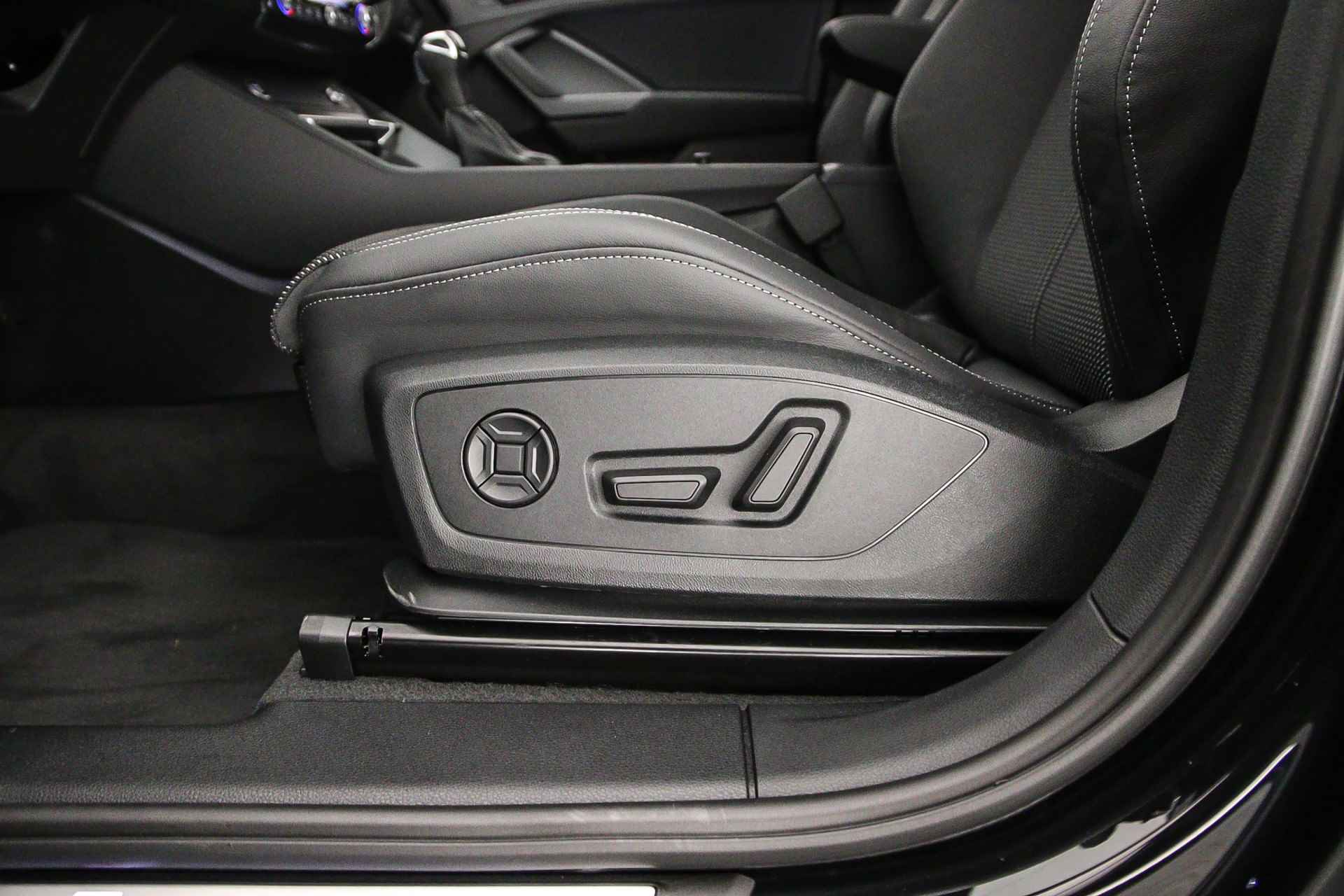 Audi Q3 Sportback S Edition 45 TFSI 245pk | Panodak | Adapt. Cruise | 20 inch | Audi Sound | Achteruitrijcamera | Dodehoek | Grootlichtassist | S-Line | - 10/46