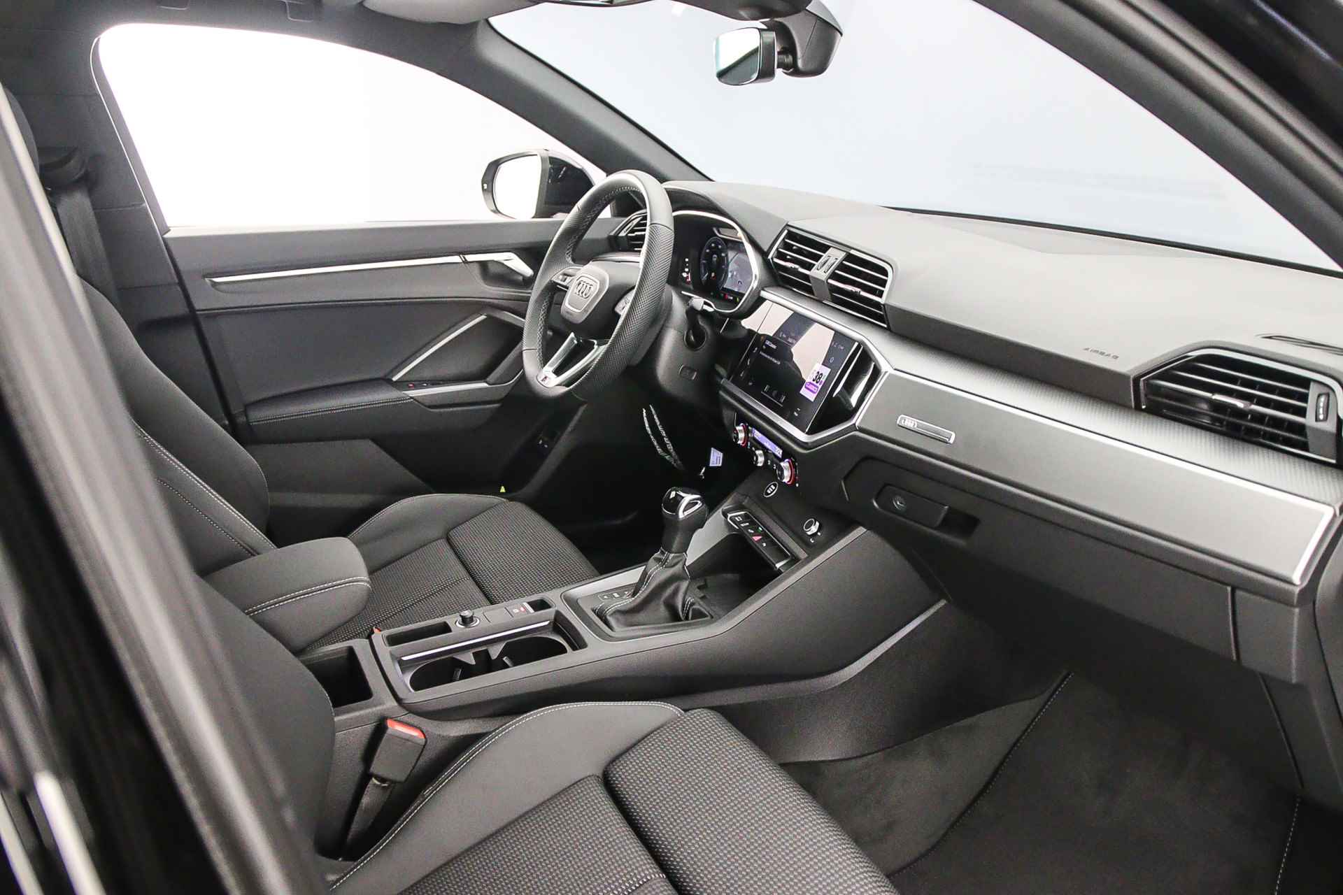 Audi Q3 Sportback S Edition 45 TFSI 245pk | Panodak | Adapt. Cruise | 20 inch | Audi Sound | Achteruitrijcamera | Dodehoek | Grootlichtassist | S-Line | - 36/46