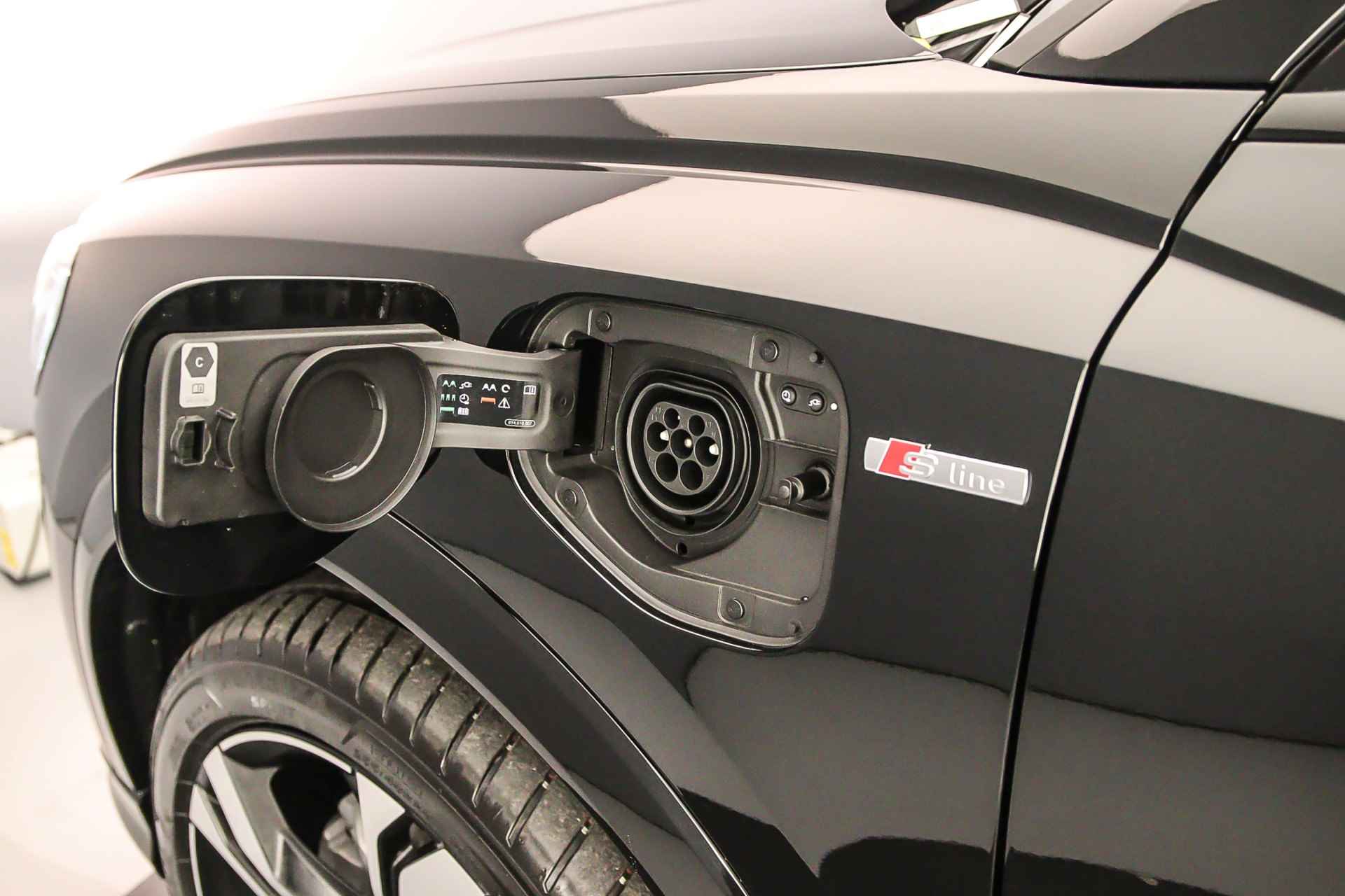 Audi Q3 Sportback S Edition 45 TFSI 245pk | Panodak | Adapt. Cruise | 20 inch | Audi Sound | Achteruitrijcamera | Dodehoek | Grootlichtassist | S-Line | - 46/46