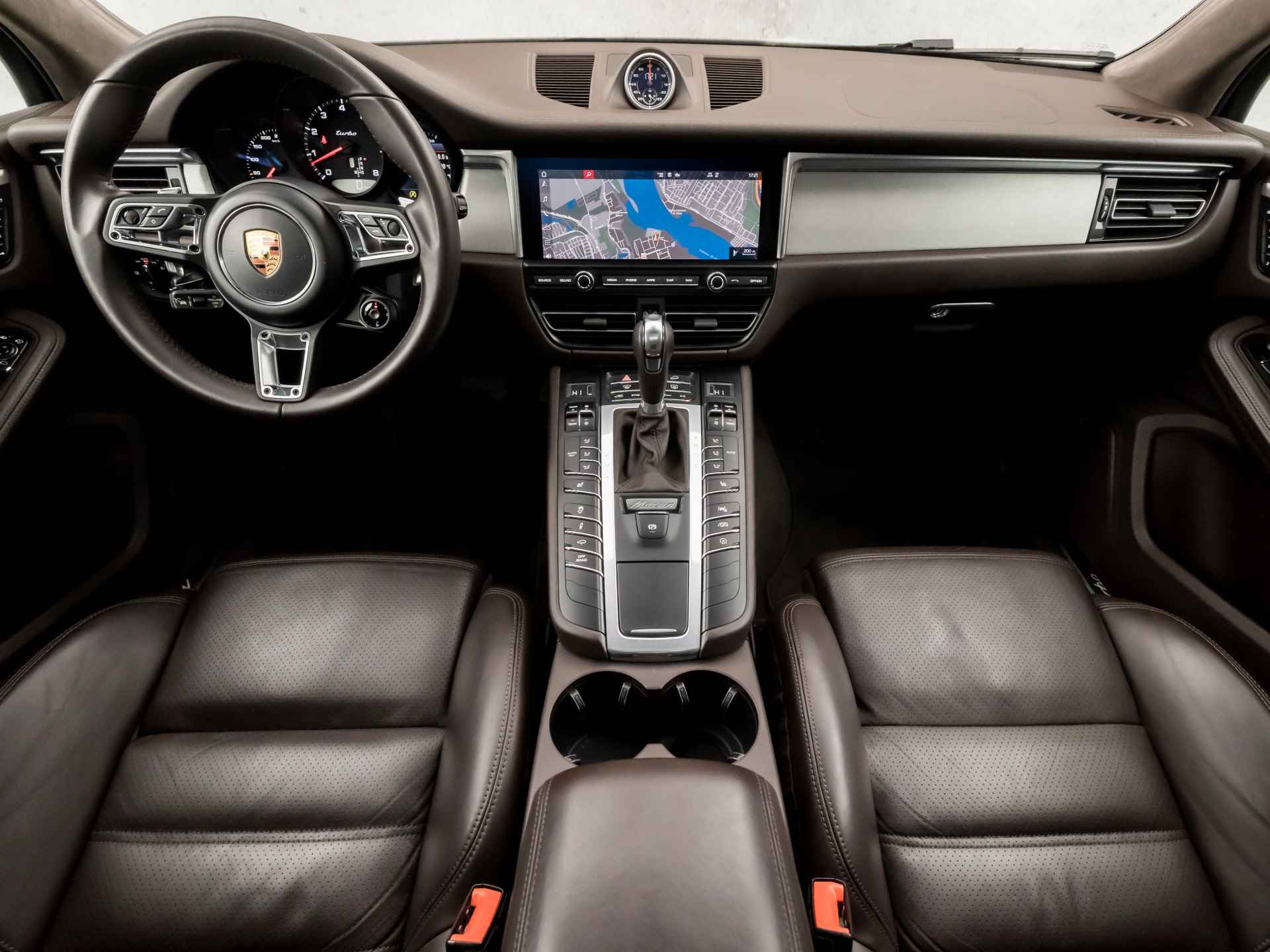 Porsche Macan 2.9 Turbo 441Pk Automaat (PANORAMADAK, APPLE CARPLAY, LUCHTVERING, ALCANTARA HEMEL, MEMORY SEATS, ESPRESSO LEDER, STUURVERWARMING, BOSE, ADAPTIVE CRUISE, NIEUWSTAAT) - 6/46