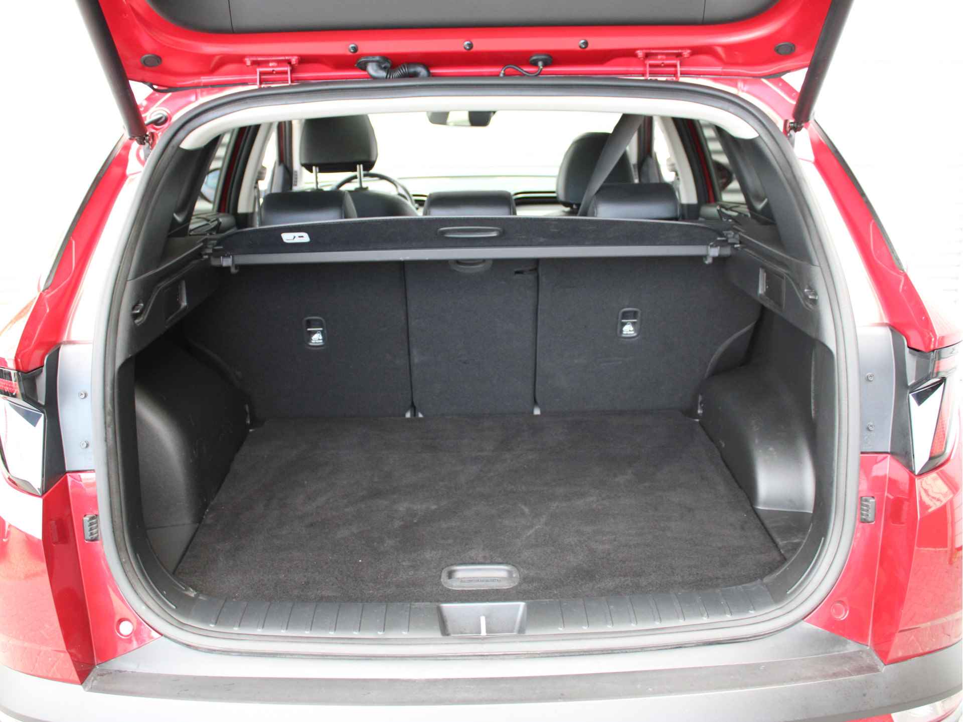 Hyundai Tucson 1.6 T-GDI PHEV Premium Sky 4WD 265pk Automaat | Vol-Leder | Schuif-/Kanteldak | Elektr. Achterklep | Stoelkoeling/verwarming | 3 - 15/40