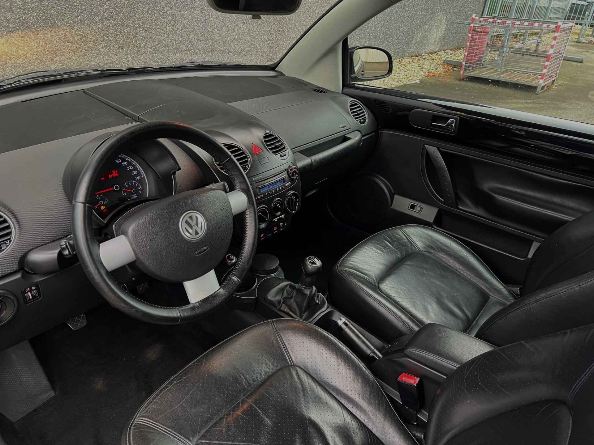 Volkswagen New Beetle Cabriolet 1.6 Highline/Leder/*Nieuwe kap*/Cruise/17"/stoelverw. - 2/37