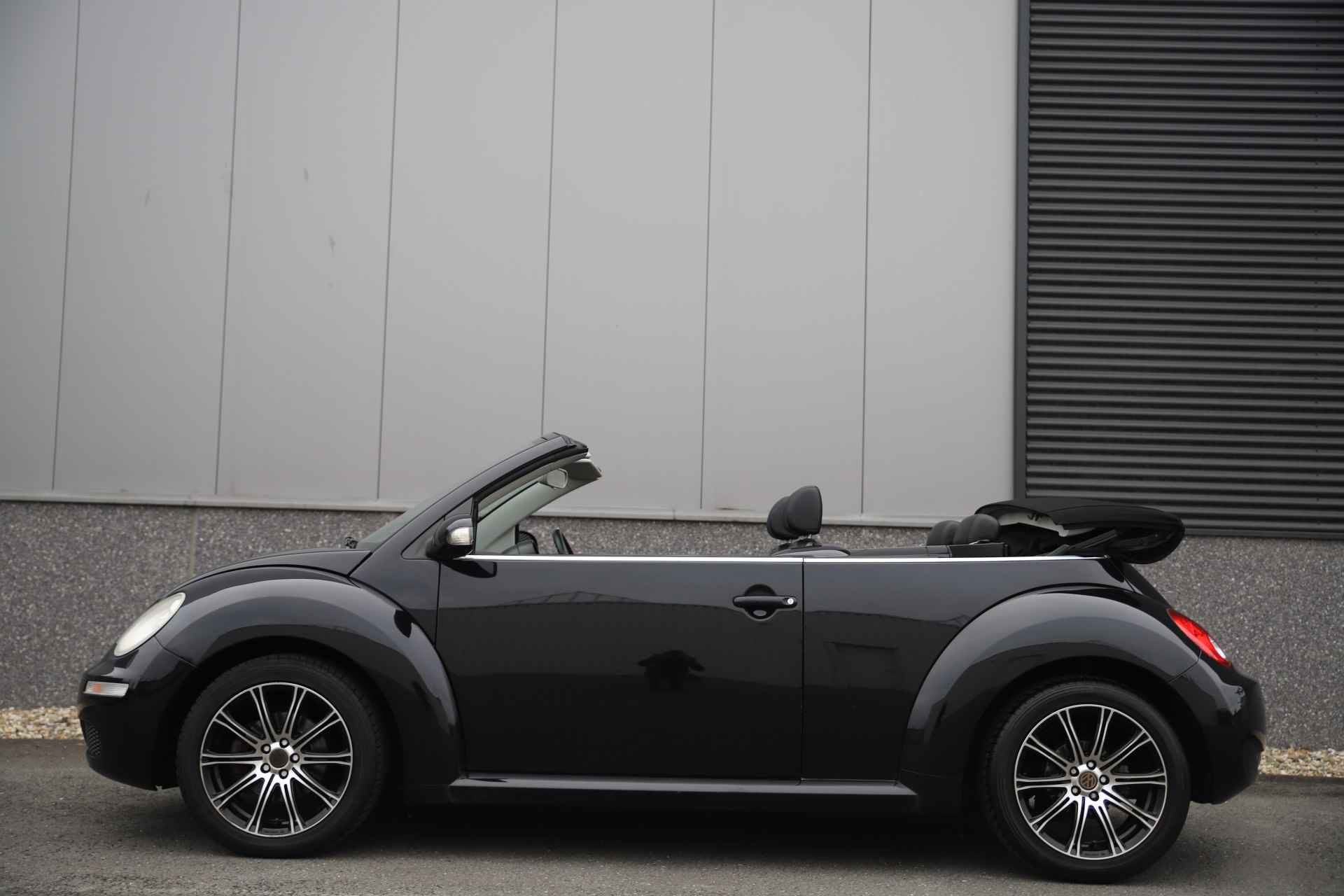 Volkswagen New Beetle Cabriolet 1.6 Highline/Leder/*Nieuwe kap*/Cruise/17"/stoelverw. - 4/37