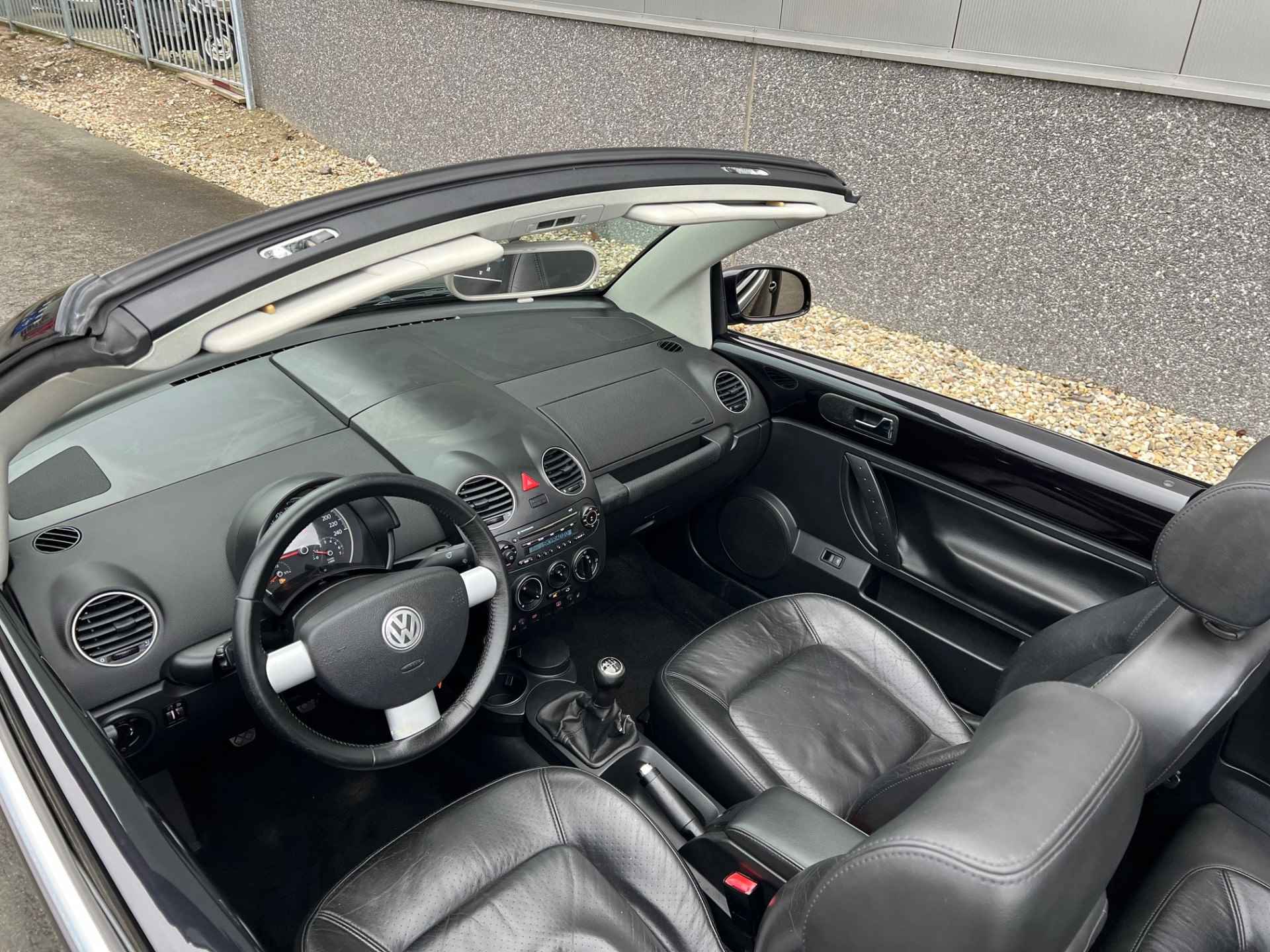 Volkswagen New Beetle Cabriolet 1.6 Highline/Leder/*Nieuwe kap*/Cruise/17"/stoelverw. - 6/37