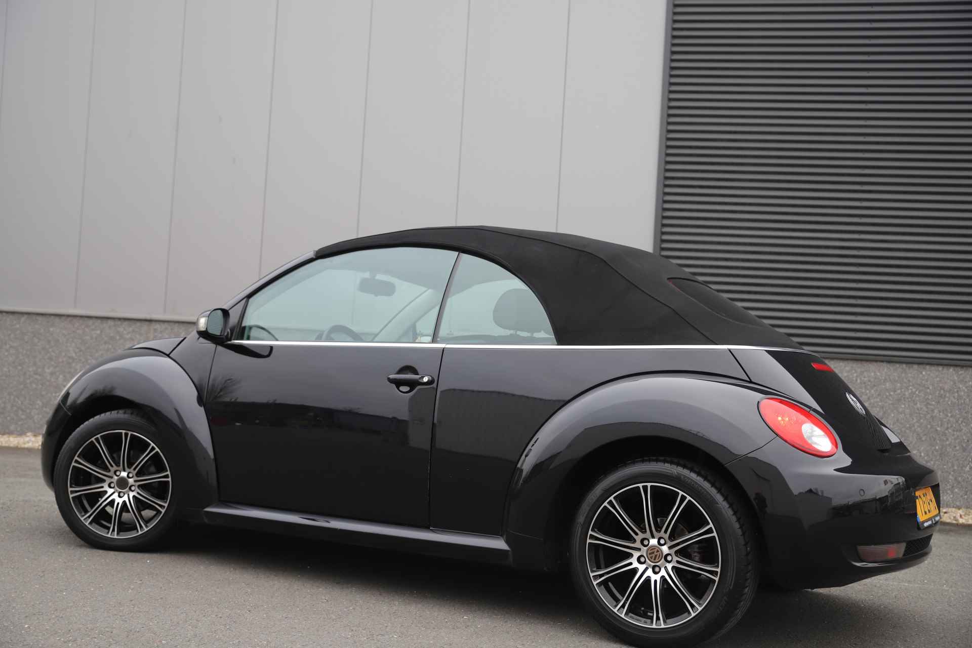 Volkswagen New Beetle Cabriolet 1.6 Highline/Leder/*Nieuwe kap*/Cruise/17"/stoelverw. - 18/37