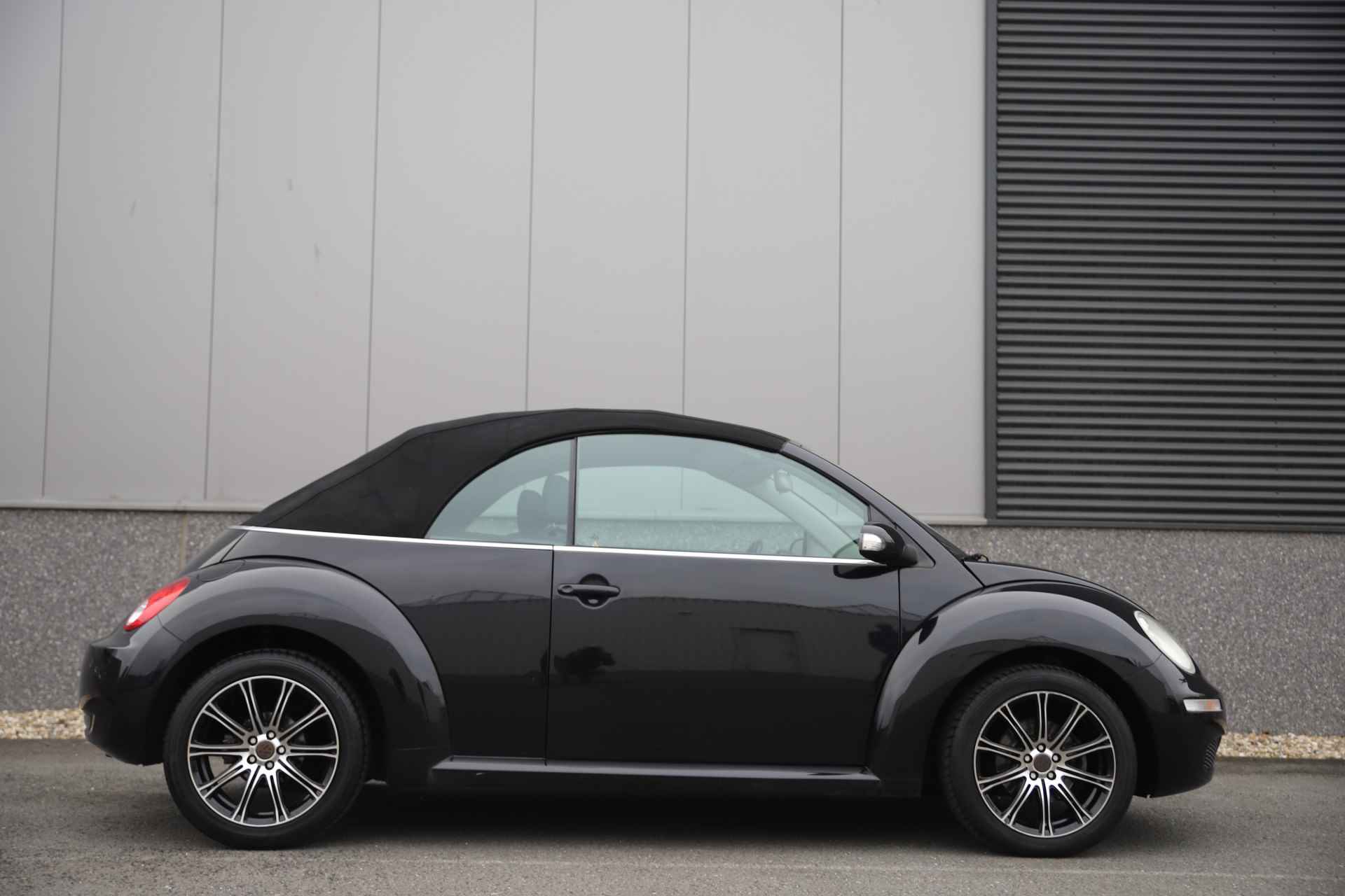 Volkswagen New Beetle Cabriolet 1.6 Highline/Leder/*Nieuwe kap*/Cruise/17"/stoelverw. - 21/37