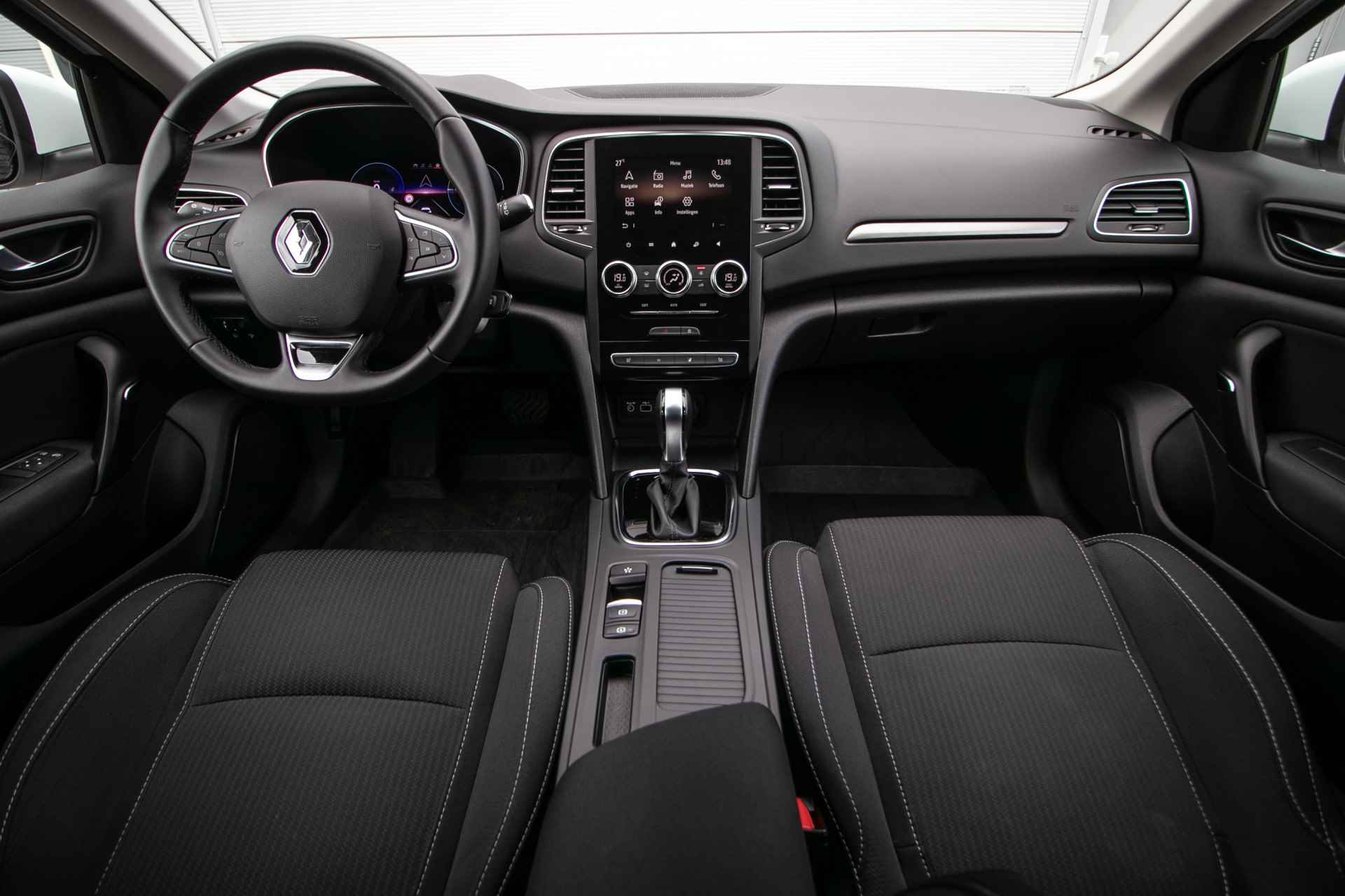 Renault Mégane 1.6 E-Tech Plug-In Hybrid 160 Zen - All-in rijkrprs | Navi | Carplay | Cruise | Stoelverw. - 10/38