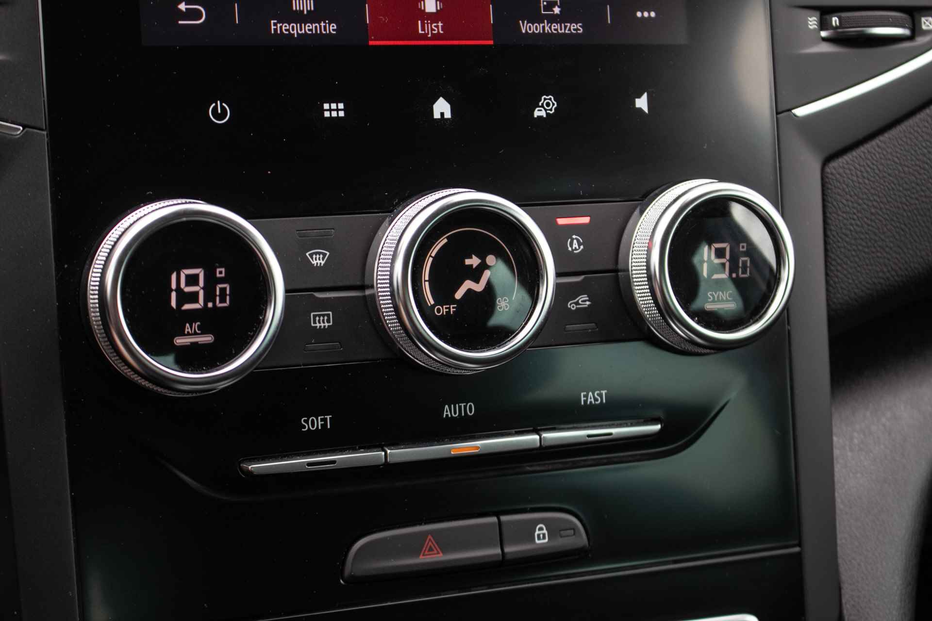 Renault Mégane 1.6 E-Tech Plug-In Hybrid 160 Zen - All-in rijkrprs | Navi | Carplay | Cruise | Stoelverw. - 19/38