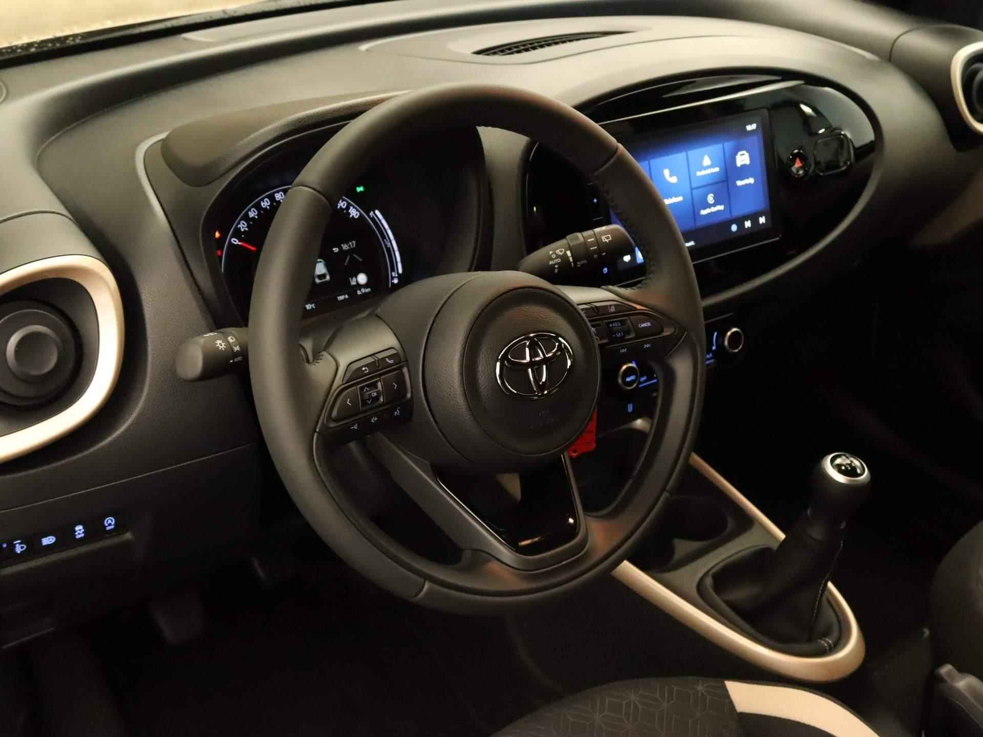Toyota Aygo X 1.0 VVT-i MT Pulse - ORIGINEEL NEDERLANDSE AUTO - DIRECT UIT VOORRAAD LEVERBAAR - LEASE MOGELIJK! - ADAPTIVE CRUISE CONTROL - ACHTERUITRIJ CAMERA - 3/29