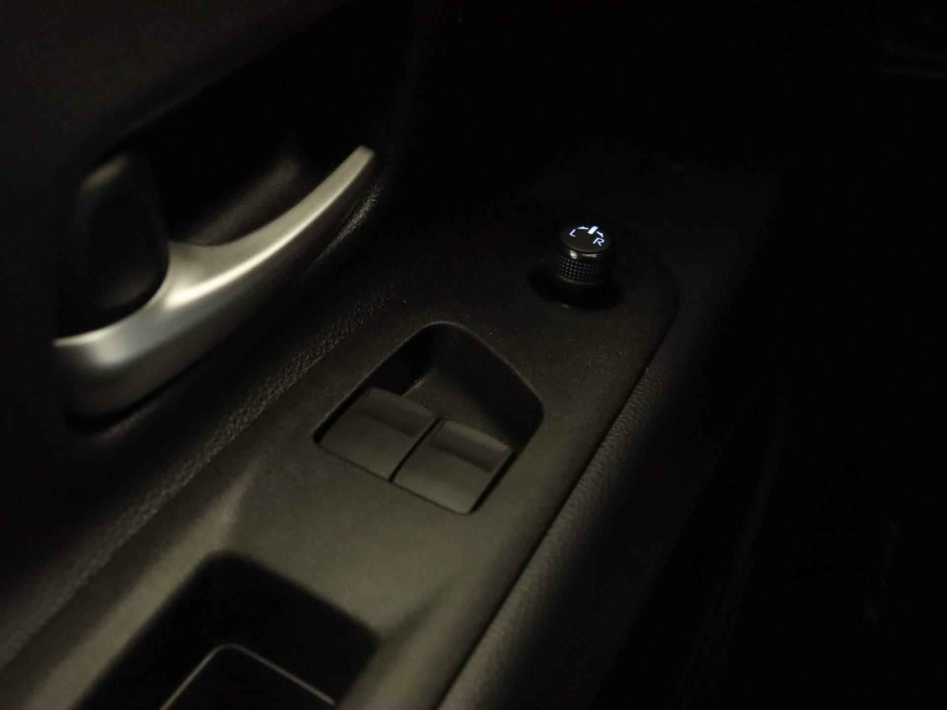 Toyota Aygo X 1.0 VVT-i MT Pulse - ORIGINEEL NEDERLANDSE AUTO - DIRECT UIT VOORRAAD LEVERBAAR - LEASE MOGELIJK! - ADAPTIVE CRUISE CONTROL - ACHTERUITRIJ CAMERA - 16/29