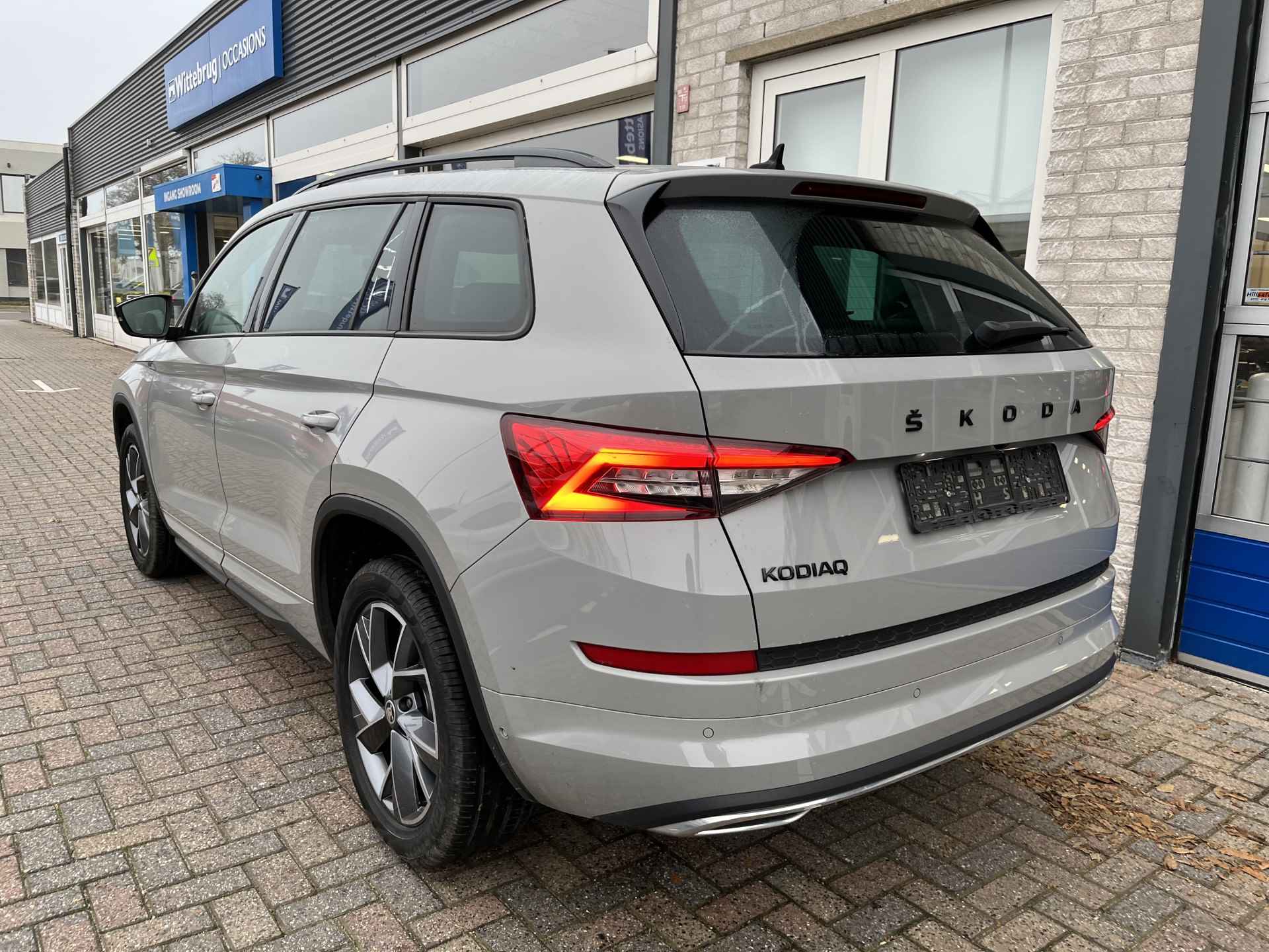 Škoda Kodiaq 1.5 TSI Sportline Business / AUTOMAAT/ CANTON AUDIO/ 360 CAMERA/ PARK. SENSOREN/ LED/ DODE HOEK/ MEMORY SEATS/ KEYLESS/ STOELVERWARM. V&A/ VIRTUAL COCKPIT/ ADAPT. CRUISE/ APP CONNECT/ NAVI/ CLIMA/ DAB - 6/33