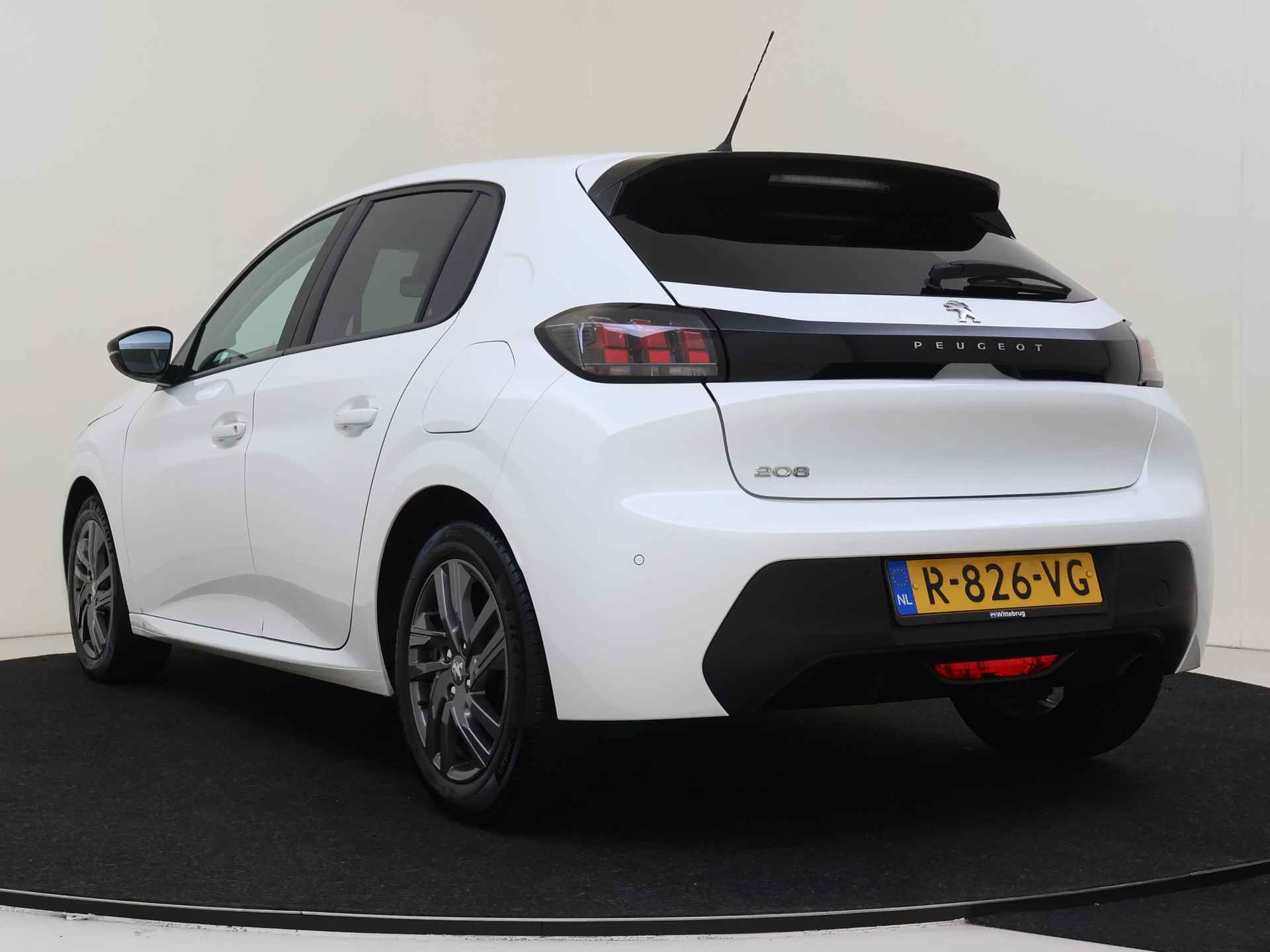 Peugeot 208 1.2 PureTech Active Pack Navigatie | Lichtmetalen Velgen | Cruise Control | Parkeersensoren - 5/42