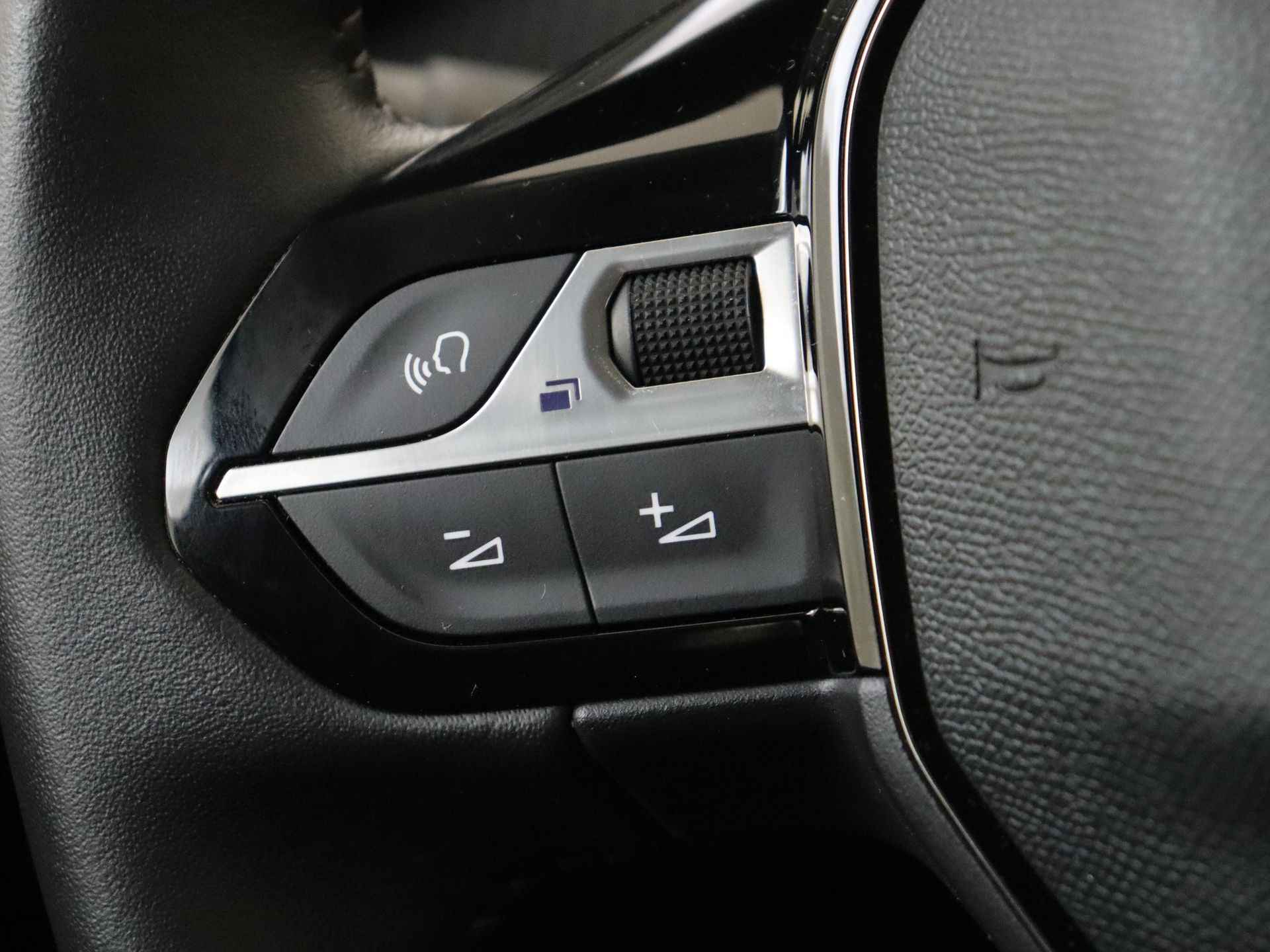 Peugeot 208 1.2 PureTech Active Pack Navigatie | Lichtmetalen Velgen | Cruise Control | Parkeersensoren - 22/42