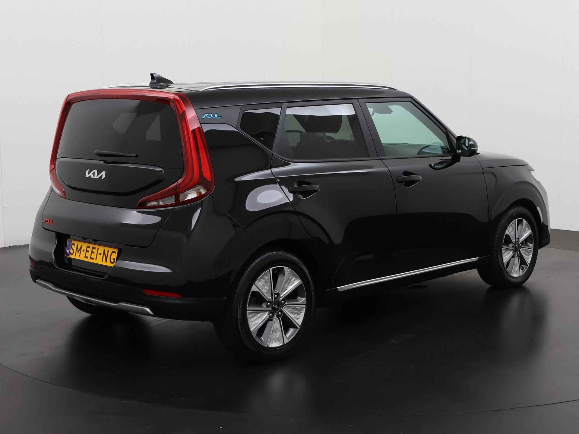 Kia e-Soul ExecutiveLine 64 kWh | 3 Fasen | Schuifdak | Leder | Zondag Open! - 4/43