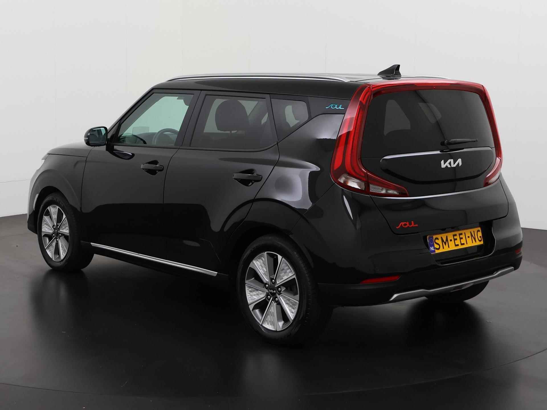 Kia e-Soul ExecutiveLine 64 kWh | 3 Fasen | Schuifdak | Leder | Zondag Open! - 6/43