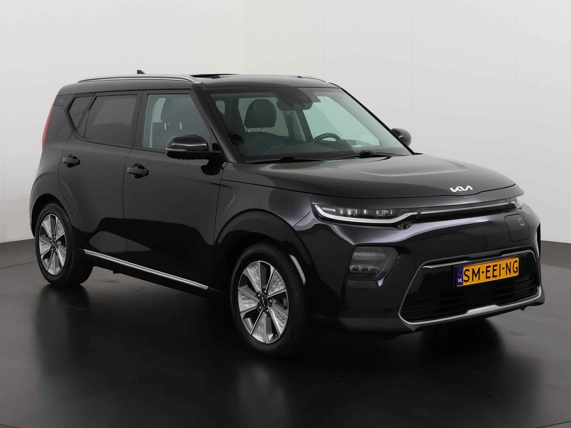 Kia e-Soul ExecutiveLine 64 kWh | 3 Fasen | Schuifdak | Leder | Zondag Open! - 30/43