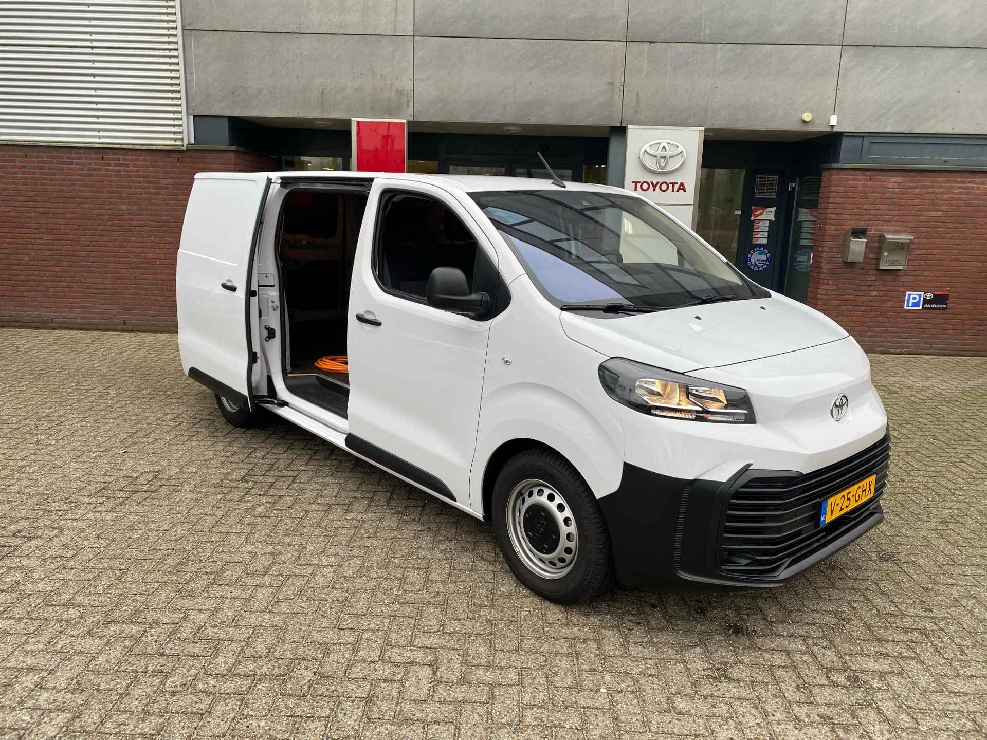 Toyota Proace Long Worker CHALLENGER 75KWH ELECTRIC - 3/43