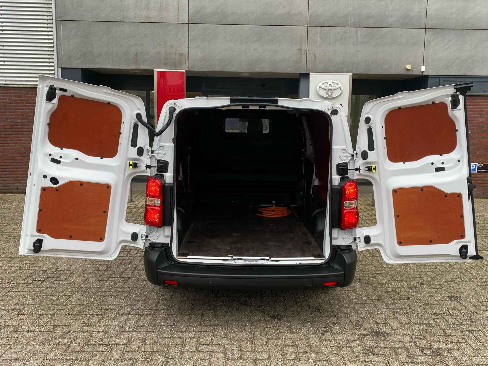 Toyota Proace Long Worker CHALLENGER 75KWH ELECTRIC - 15/43