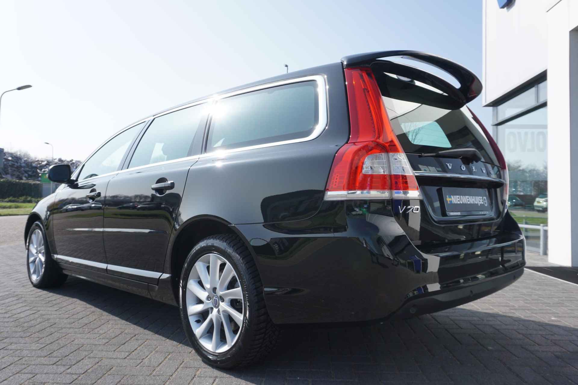 Volvo V70 2.0 T4 Polar+ | Trekhaak | Memory | Schuif-Kanteldak |  Harman/Kardon audio | Leder | Stand kachel | Bi-Xenon - 4/32