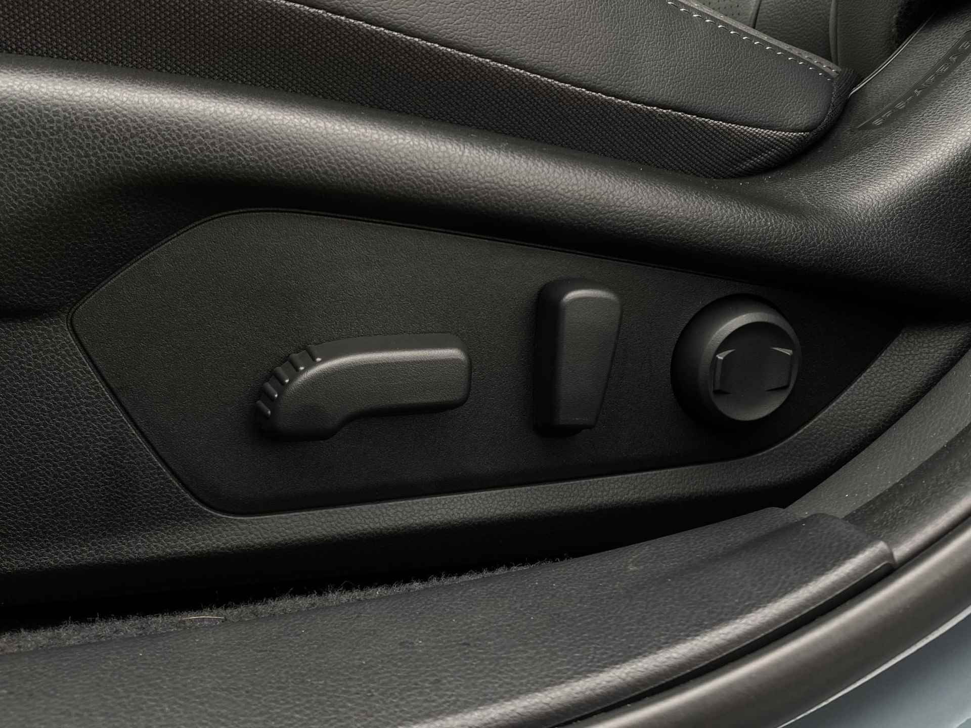 Subaru Crosstrek 2.0i Premium | Navigatie | EyeSight | adaptieve cruise control | Stoelverwarming voor | elektrisch schuif-/kanteldak | - 3/42