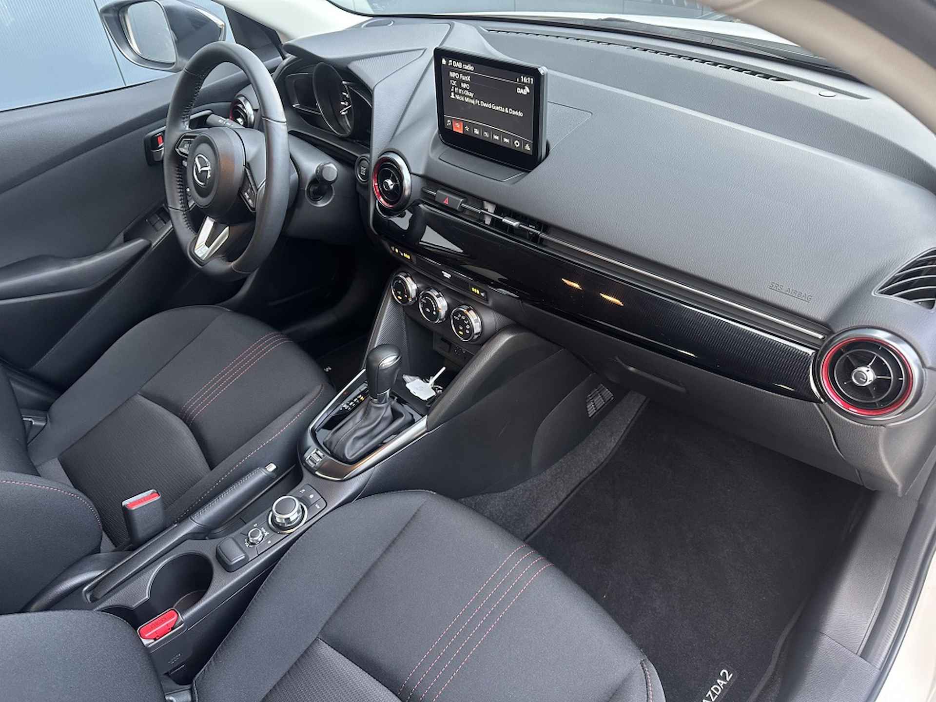 Mazda 2 1.5 SkyActiv-G Homura Automaat / Carplay / Camera - 5/32